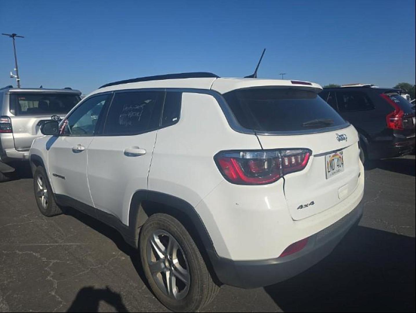 2023 WHITE Jeep Compass (3C4NJDBN6PT) with an 4-Cyl Turbo 2.0 Liter engine, Automatic 8-Spd transmission, located at 412 Auto Vista Drive, Palmdale, 93551, (661) 945-0620, 34.592636, -118.136681 - Photo#1