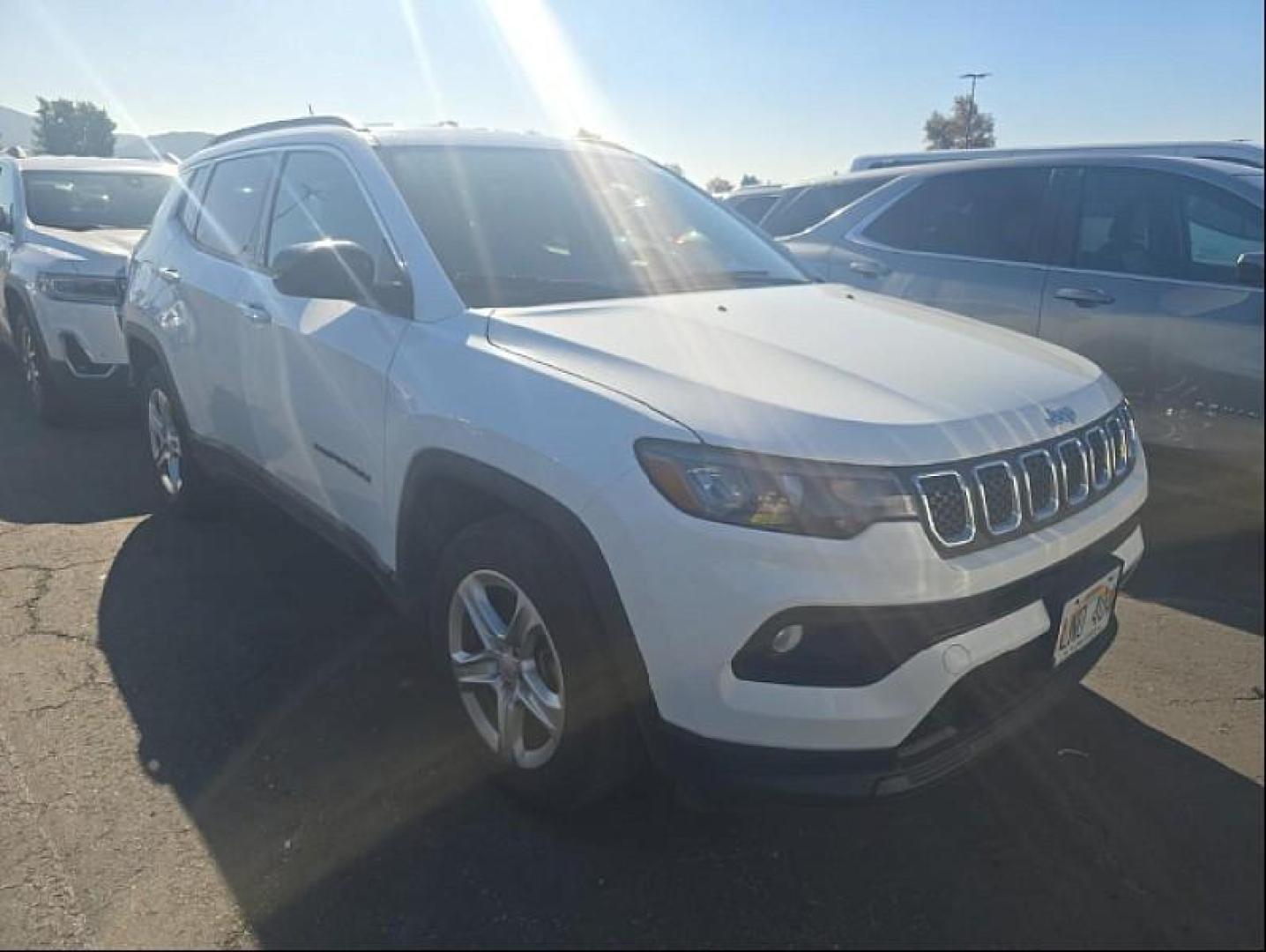 2023 WHITE Jeep Compass (3C4NJDBN6PT) with an 4-Cyl Turbo 2.0 Liter engine, Automatic 8-Spd transmission, located at 412 Auto Vista Drive, Palmdale, 93551, (661) 945-0620, 34.592636, -118.136681 - Photo#2