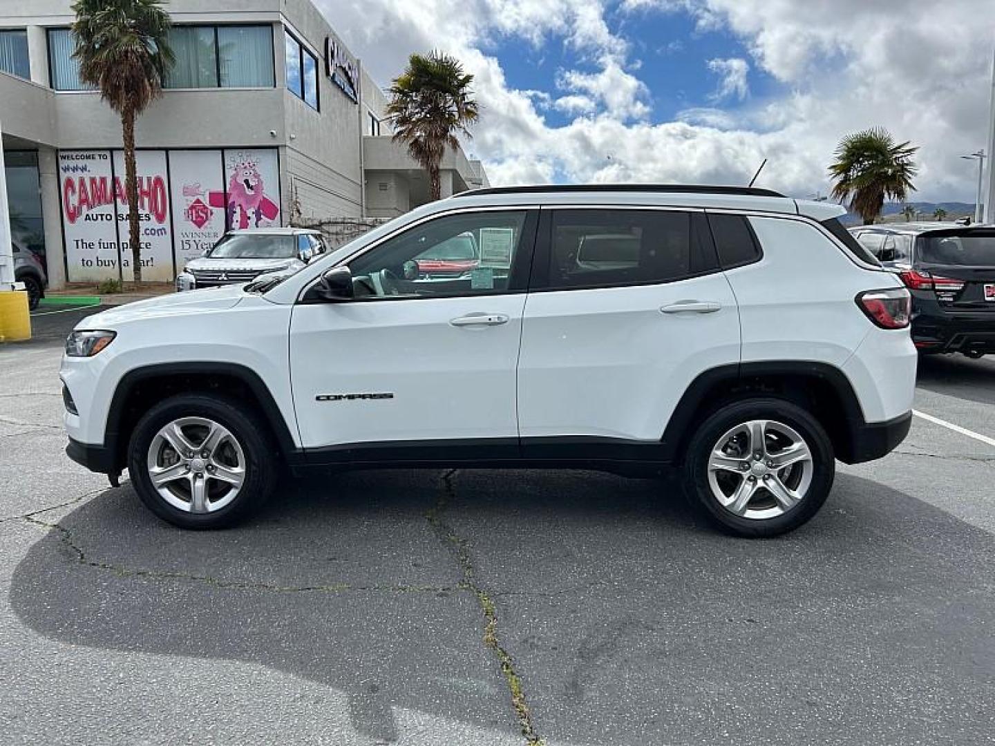 2023 WHITE Jeep Compass (3C4NJDBN2PT) with an 4-Cyl Turbo 2.0 Liter engine, Automatic 8-Spd transmission, located at 412 Auto Vista Drive, Palmdale, 93551, (661) 945-0620, 34.592636, -118.136681 - Photo#7