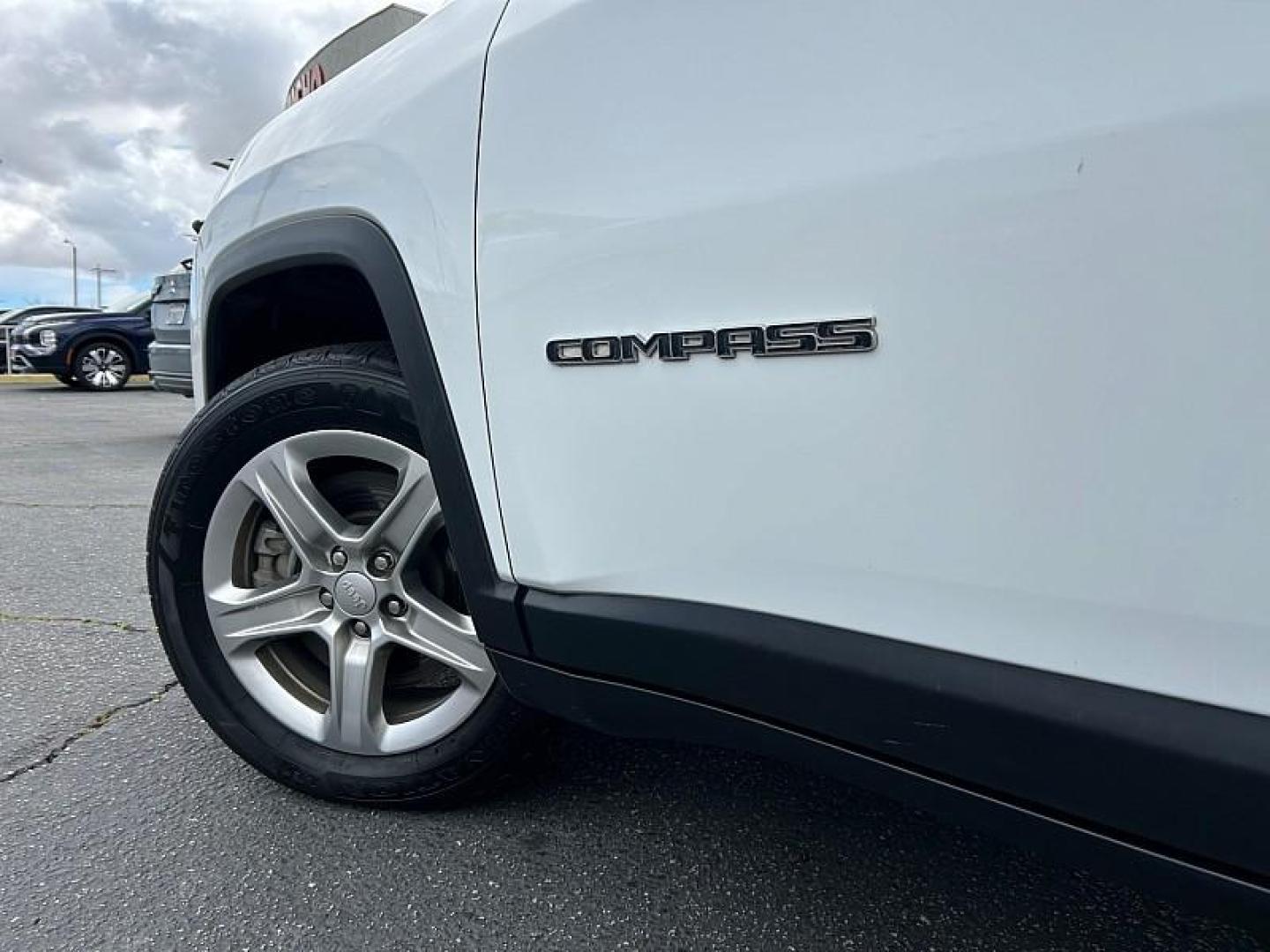 2023 WHITE Jeep Compass (3C4NJDBN2PT) with an 4-Cyl Turbo 2.0 Liter engine, Automatic 8-Spd transmission, located at 412 Auto Vista Drive, Palmdale, 93551, (661) 945-0620, 34.592636, -118.136681 - Photo#10
