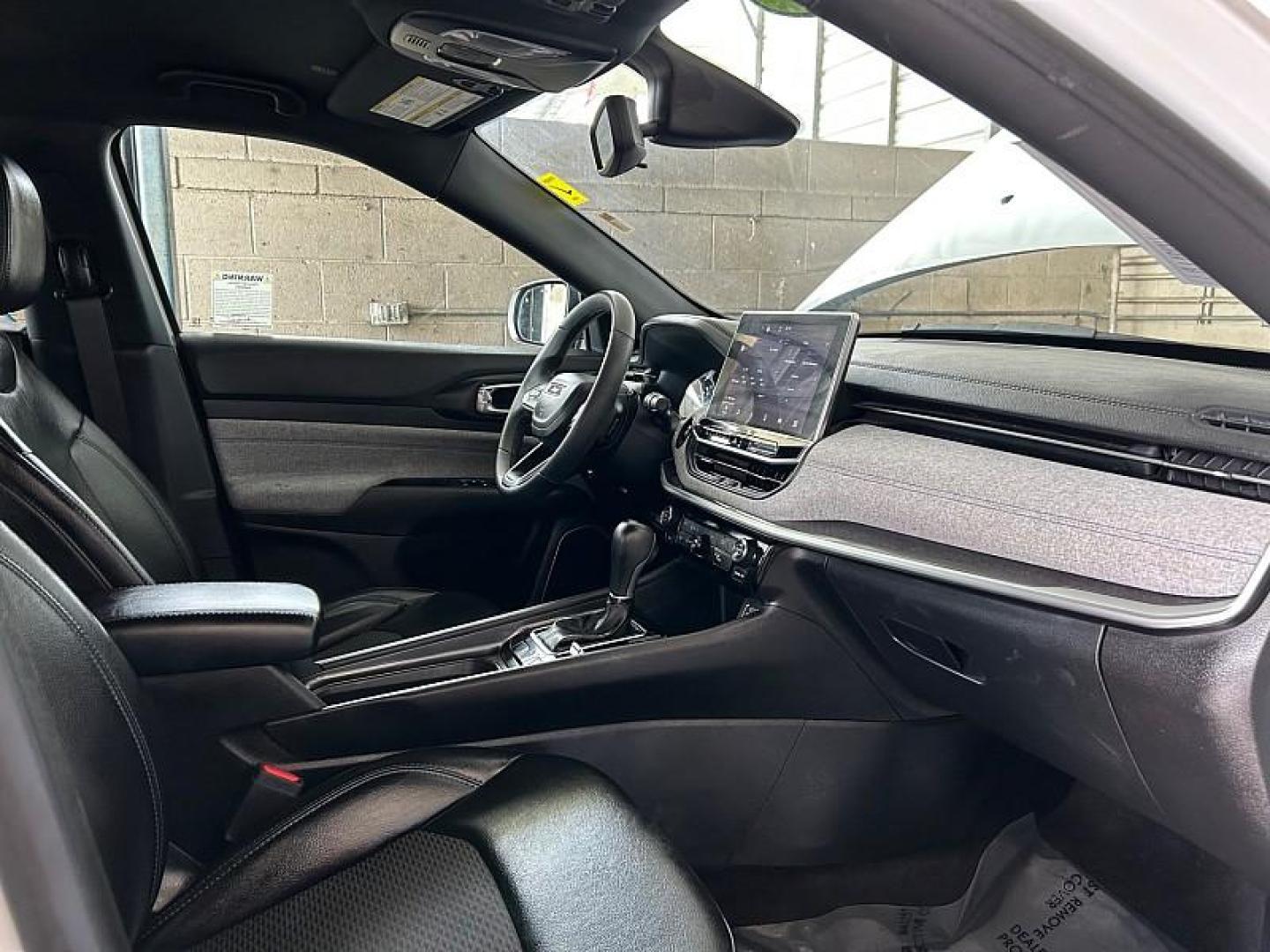 2023 WHITE Jeep Compass (3C4NJDBN2PT) with an 4-Cyl Turbo 2.0 Liter engine, Automatic 8-Spd transmission, located at 412 Auto Vista Drive, Palmdale, 93551, (661) 945-0620, 34.592636, -118.136681 - Photo#24