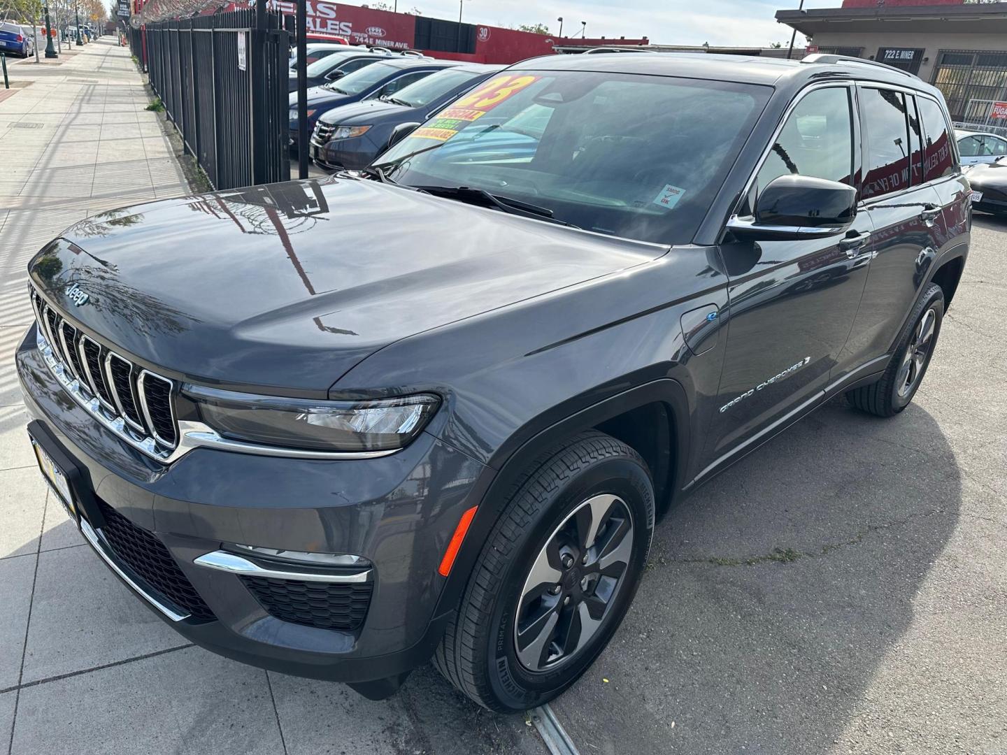 2023 Jeep Grand Cherokee 4xe Limited (1C4RJYB63PC) with an 2.0L L4 DOHC 16V HYBRID engine, 8A transmission, located at 744 E Miner Ave, Stockton, CA, 95202, (209) 944-5770, 37.956863, -121.282082- Photo#4