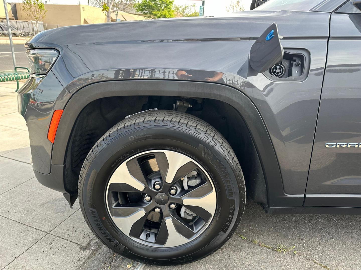 2023 Jeep Grand Cherokee 4xe Limited (1C4RJYB63PC) with an 2.0L L4 DOHC 16V HYBRID engine, 8A transmission, located at 744 E Miner Ave, Stockton, CA, 95202, (209) 944-5770, 37.956863, -121.282082- Photo#5