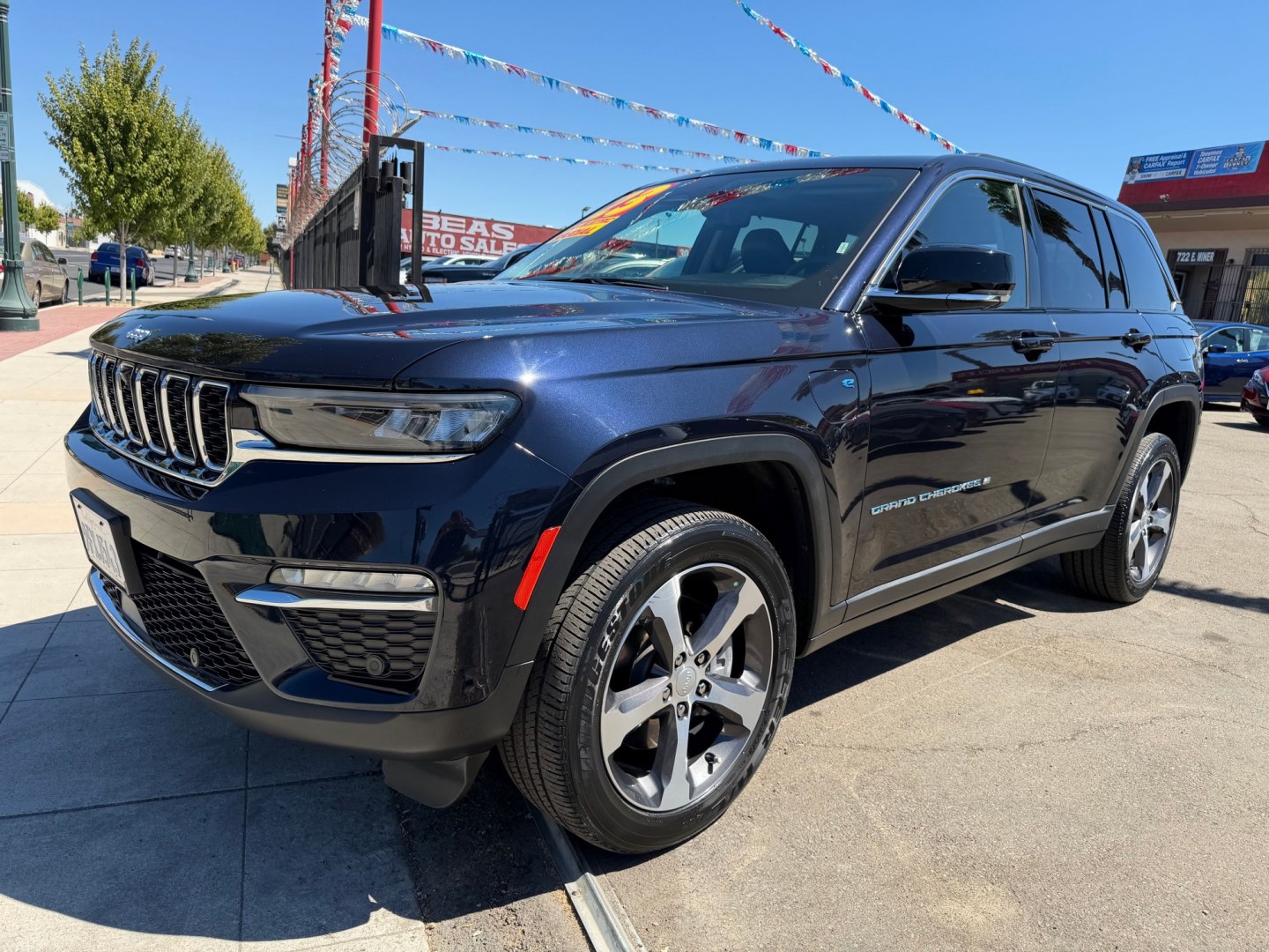 2023 Jeep Grand Cherokee 4xe (1C4RJYB65P8) with an 2.0L L4 DOHC 16V HYBRID engine, 8A transmission, located at 744 E Miner Ave, Stockton, CA, 95202, (209) 944-5770, 37.956863, -121.282082- Photo#3