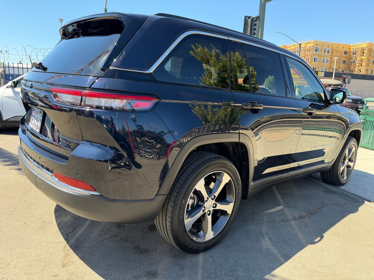 2023 Jeep Grand Cherokee 4xe (1C4RJYB65P8) with an 2.0L L4 DOHC 16V HYBRID engine, 8A transmission, located at 744 E Miner Ave, Stockton, CA, 95202, (209) 944-5770, 37.956863, -121.282082- Photo#7