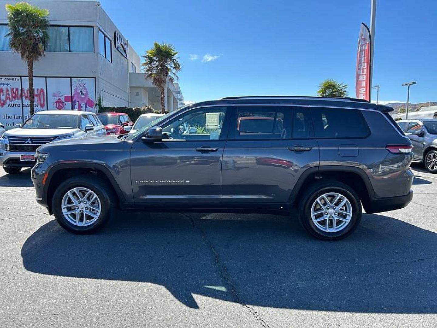 2023 GRAY Jeep Grand Cherokee L (1C4RJKAG2P8) with an V6 VVT 3.6 Liter engine, Automatic 8-Spd transmission, located at 412 Auto Vista Drive, Palmdale, 93551, (661) 945-0620, 34.592636, -118.136681 - Photo#5