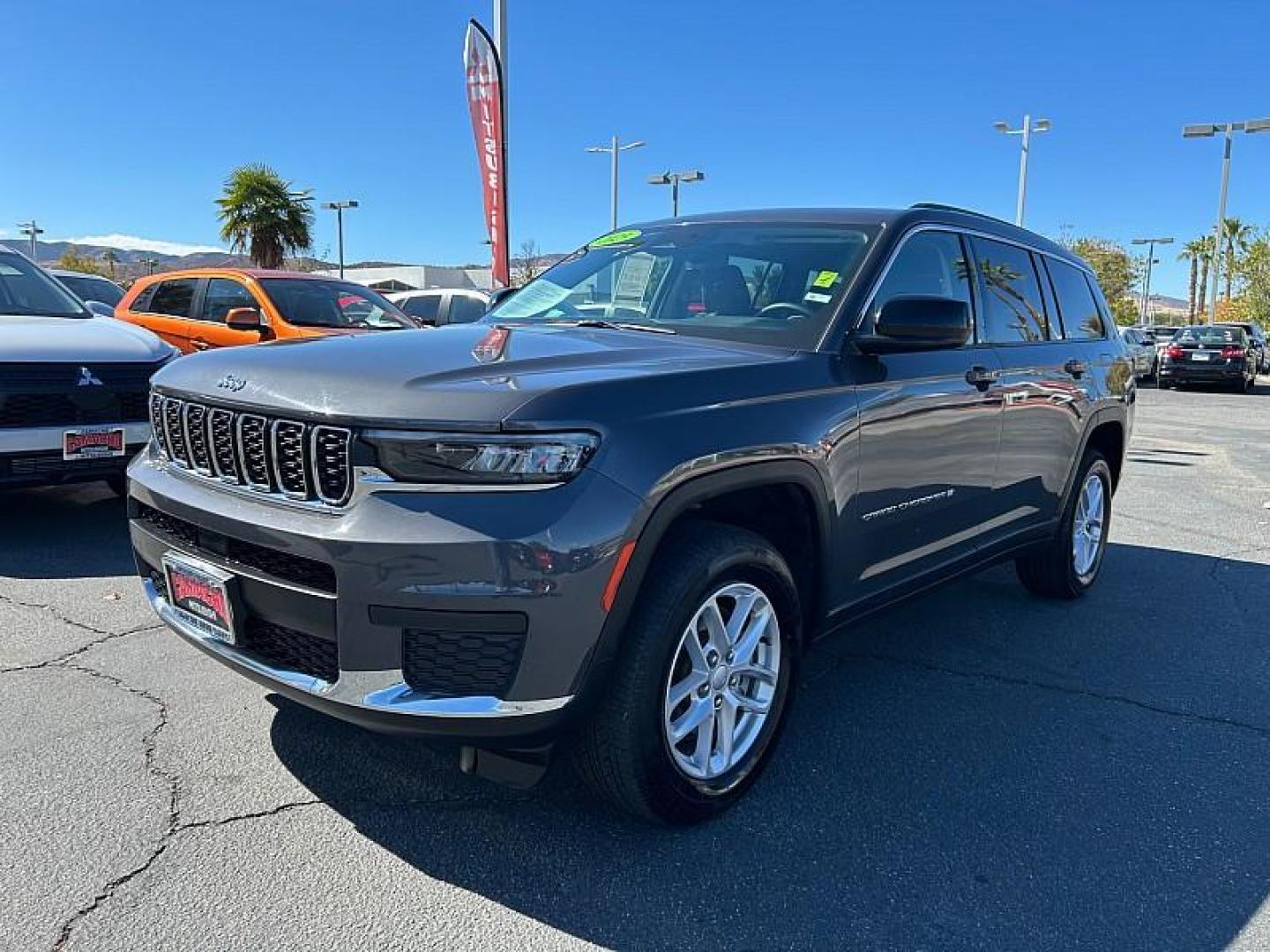 2023 GRAY Jeep Grand Cherokee L (1C4RJKAG2P8) with an V6 VVT 3.6 Liter engine, Automatic 8-Spd transmission, located at 412 Auto Vista Drive, Palmdale, 93551, (661) 945-0620, 34.592636, -118.136681 - Photo#6