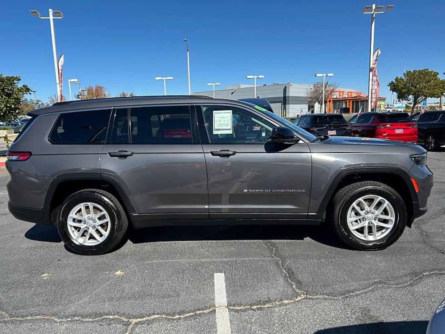 2023 GRAY Jeep Grand Cherokee L (1C4RJKAG2P8) with an V6 VVT 3.6 Liter engine, Automatic 8-Spd transmission, located at 412 Auto Vista Drive, Palmdale, 93551, (661) 945-0620, 34.592636, -118.136681 - Photo#7