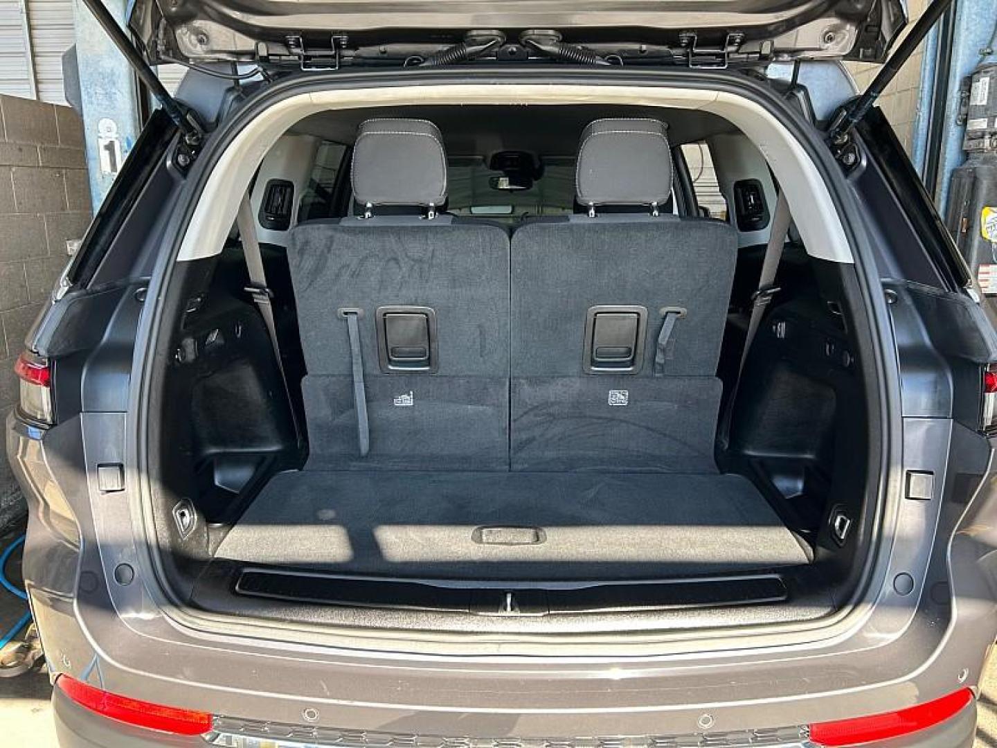 2023 GRAY Jeep Grand Cherokee L (1C4RJKAG2P8) with an V6 VVT 3.6 Liter engine, Automatic 8-Spd transmission, located at 412 Auto Vista Drive, Palmdale, 93551, (661) 945-0620, 34.592636, -118.136681 - Photo#24