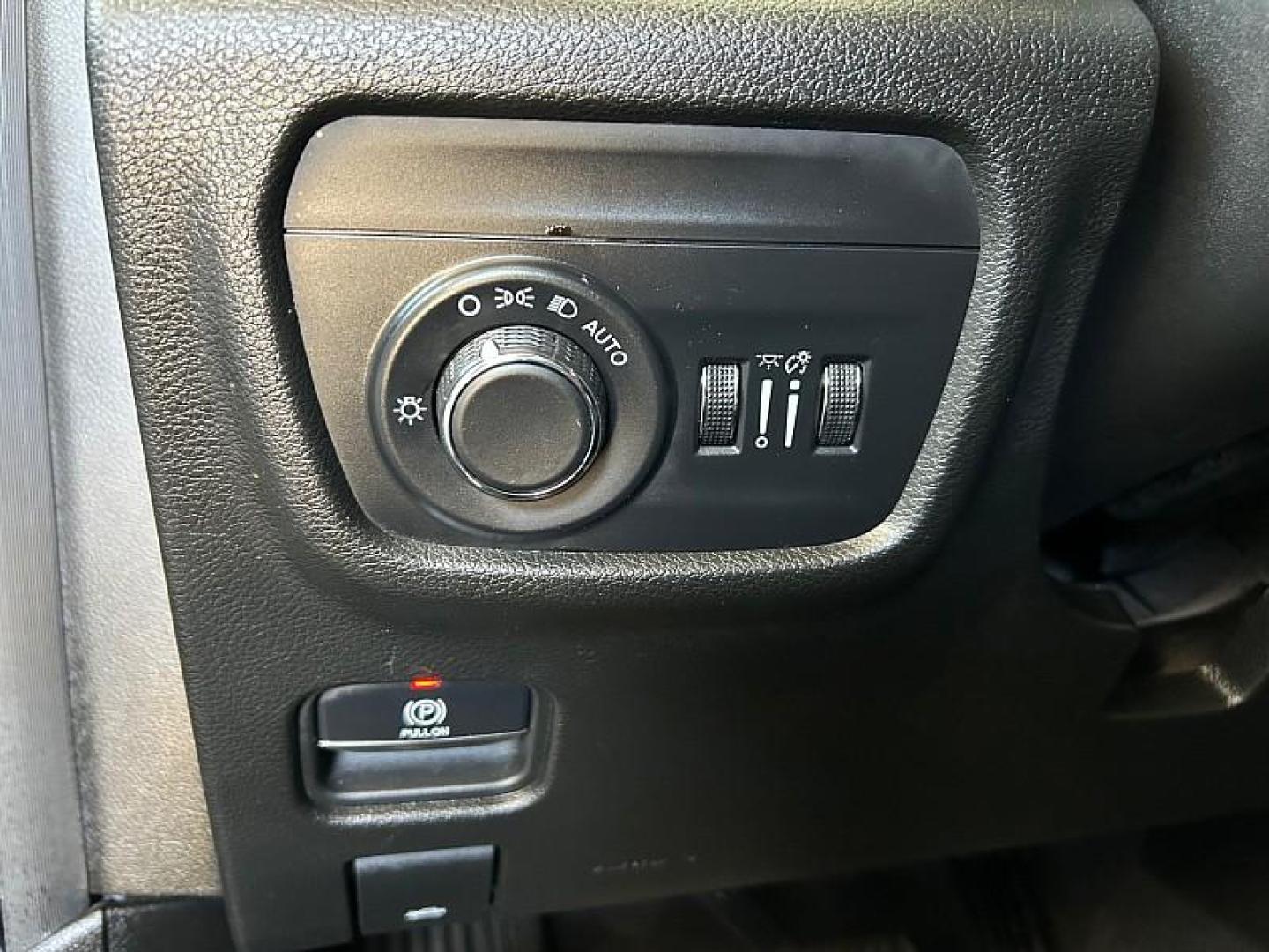 2023 GRAY Jeep Grand Cherokee L (1C4RJKAG2P8) with an V6 VVT 3.6 Liter engine, Automatic 8-Spd transmission, located at 412 Auto Vista Drive, Palmdale, 93551, (661) 945-0620, 34.592636, -118.136681 - Photo#27