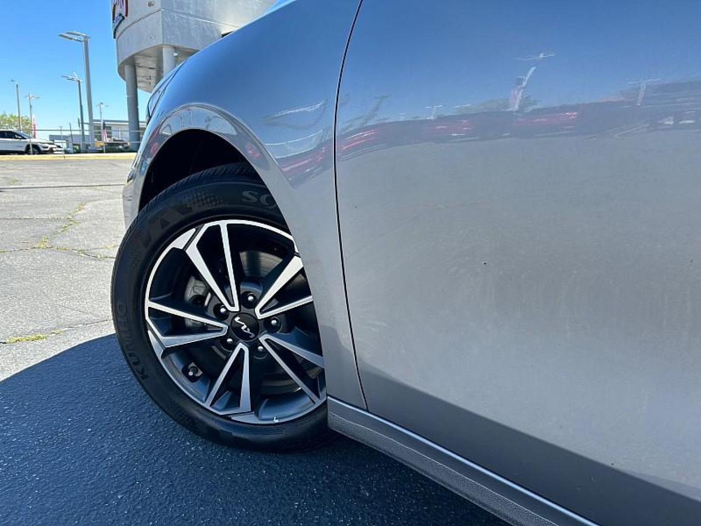 2023 GRAY Kia Forte (3KPF24ADXPE) with an 4-Cyl 2.0 Liter engine, Automatic IVT transmission, located at 412 Auto Vista Drive, Palmdale, 93551, (661) 945-0620, 34.592636, -118.136681 - Photo#8