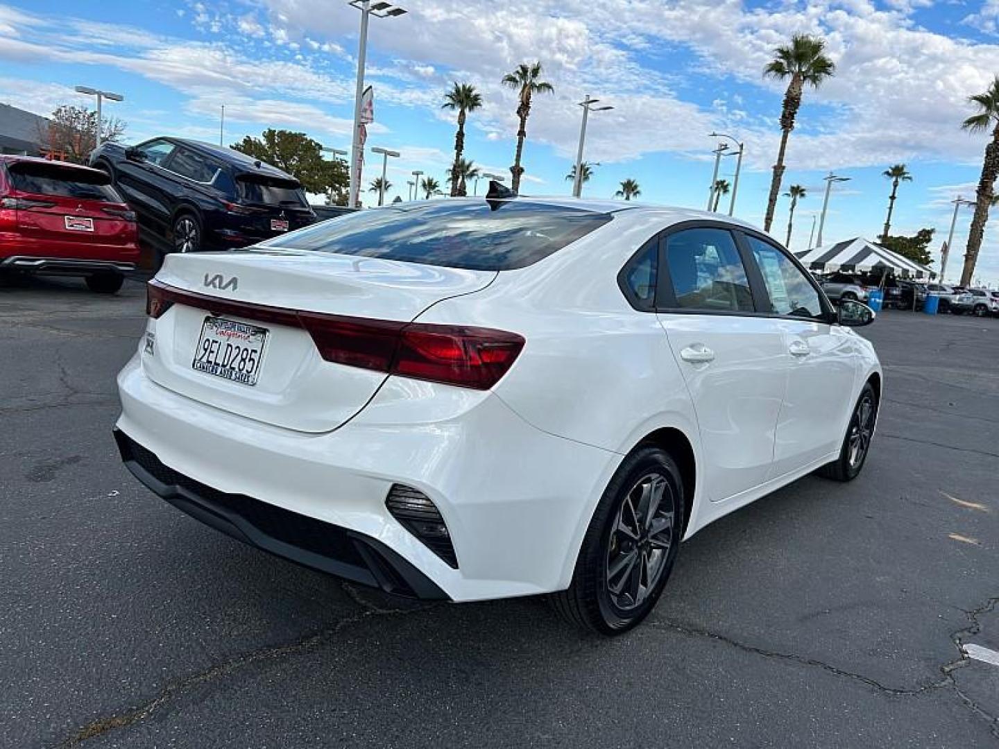 2023 WHITE Kia Forte (3KPF24AD1PE) with an 4-Cyl 2.0 Liter engine, Automatic IVT transmission, located at 412 Auto Vista Drive, Palmdale, 93551, (661) 945-0620, 34.592636, -118.136681 - Photo#2