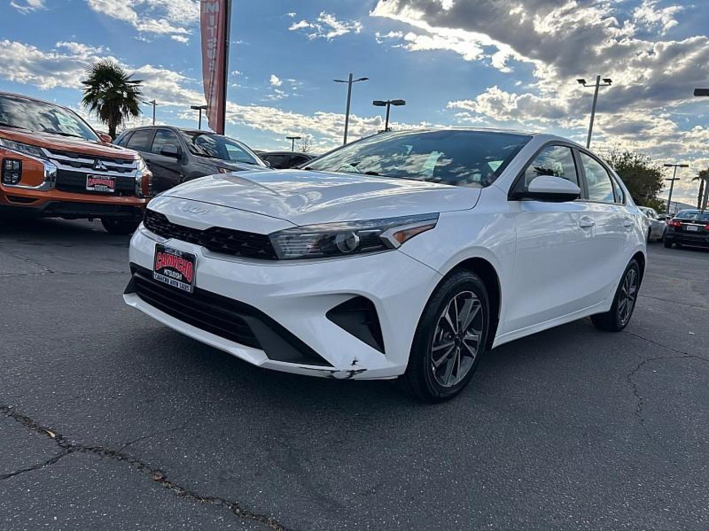 2023 WHITE Kia Forte (3KPF24AD1PE) with an 4-Cyl 2.0 Liter engine, Automatic IVT transmission, located at 412 Auto Vista Drive, Palmdale, 93551, (661) 945-0620, 34.592636, -118.136681 - Photo#6