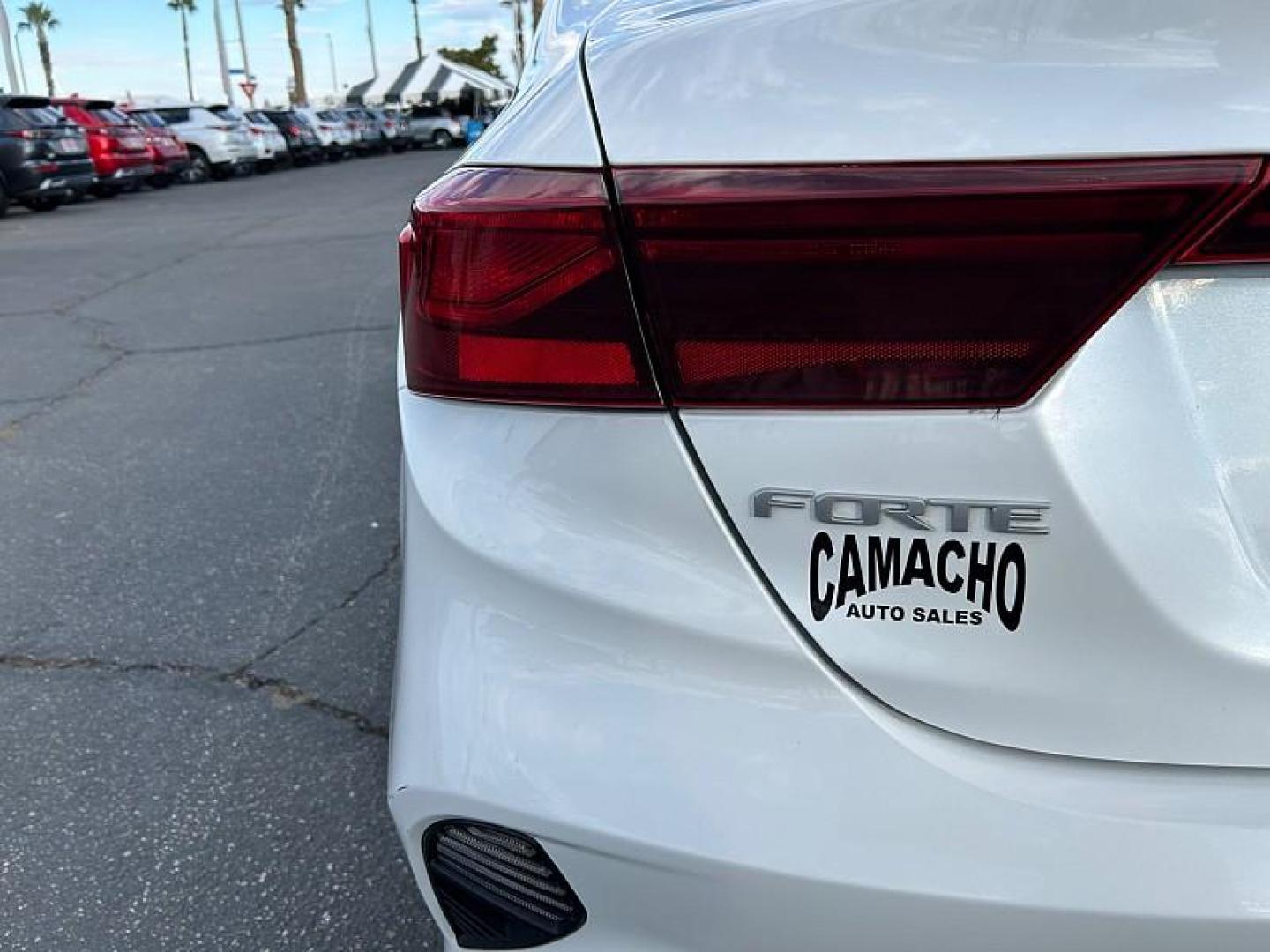 2023 WHITE Kia Forte (3KPF24AD1PE) with an 4-Cyl 2.0 Liter engine, Automatic IVT transmission, located at 412 Auto Vista Drive, Palmdale, 93551, (661) 945-0620, 34.592636, -118.136681 - Photo#15