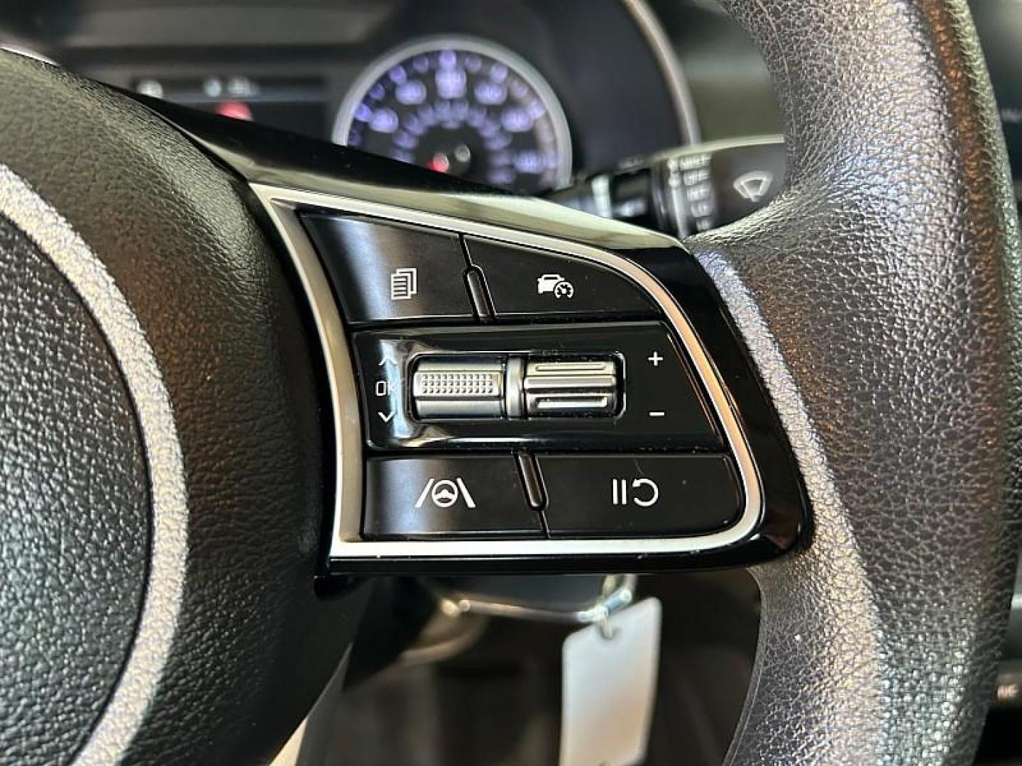 2023 WHITE Kia Forte (3KPF24AD6PE) with an 4-Cyl 2.0 Liter engine, Automatic IVT transmission, located at 412 Auto Vista Drive, Palmdale, 93551, (661) 945-0620, 34.592636, -118.136681 - Photo#3