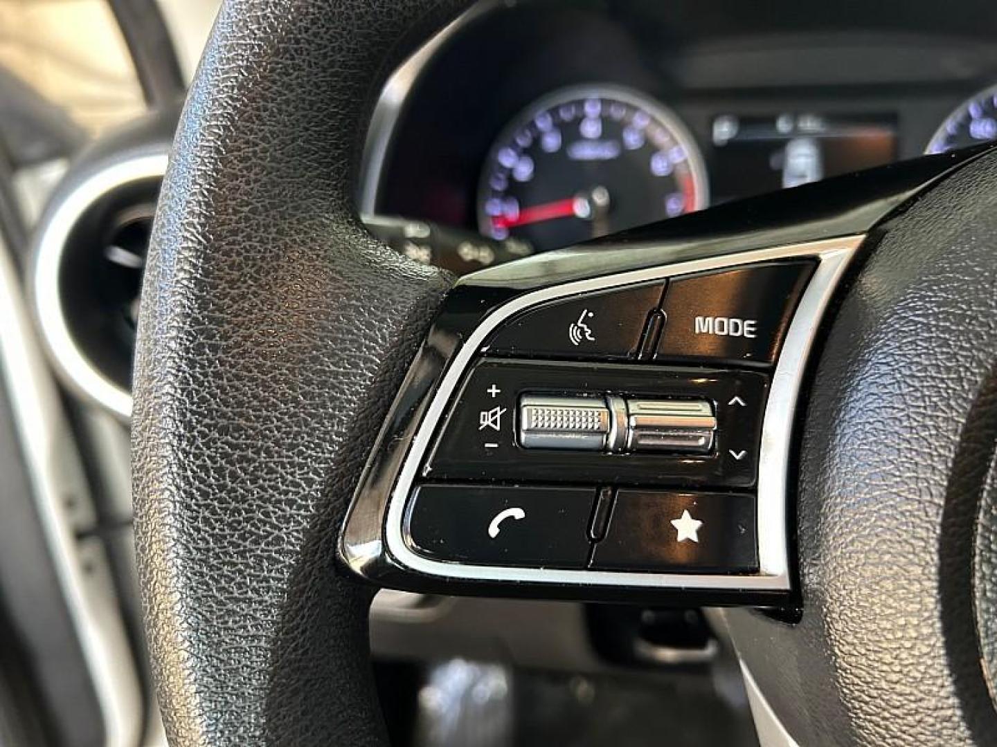 2023 WHITE Kia Forte (3KPF24AD6PE) with an 4-Cyl 2.0 Liter engine, Automatic IVT transmission, located at 412 Auto Vista Drive, Palmdale, 93551, (661) 945-0620, 34.592636, -118.136681 - Photo#4