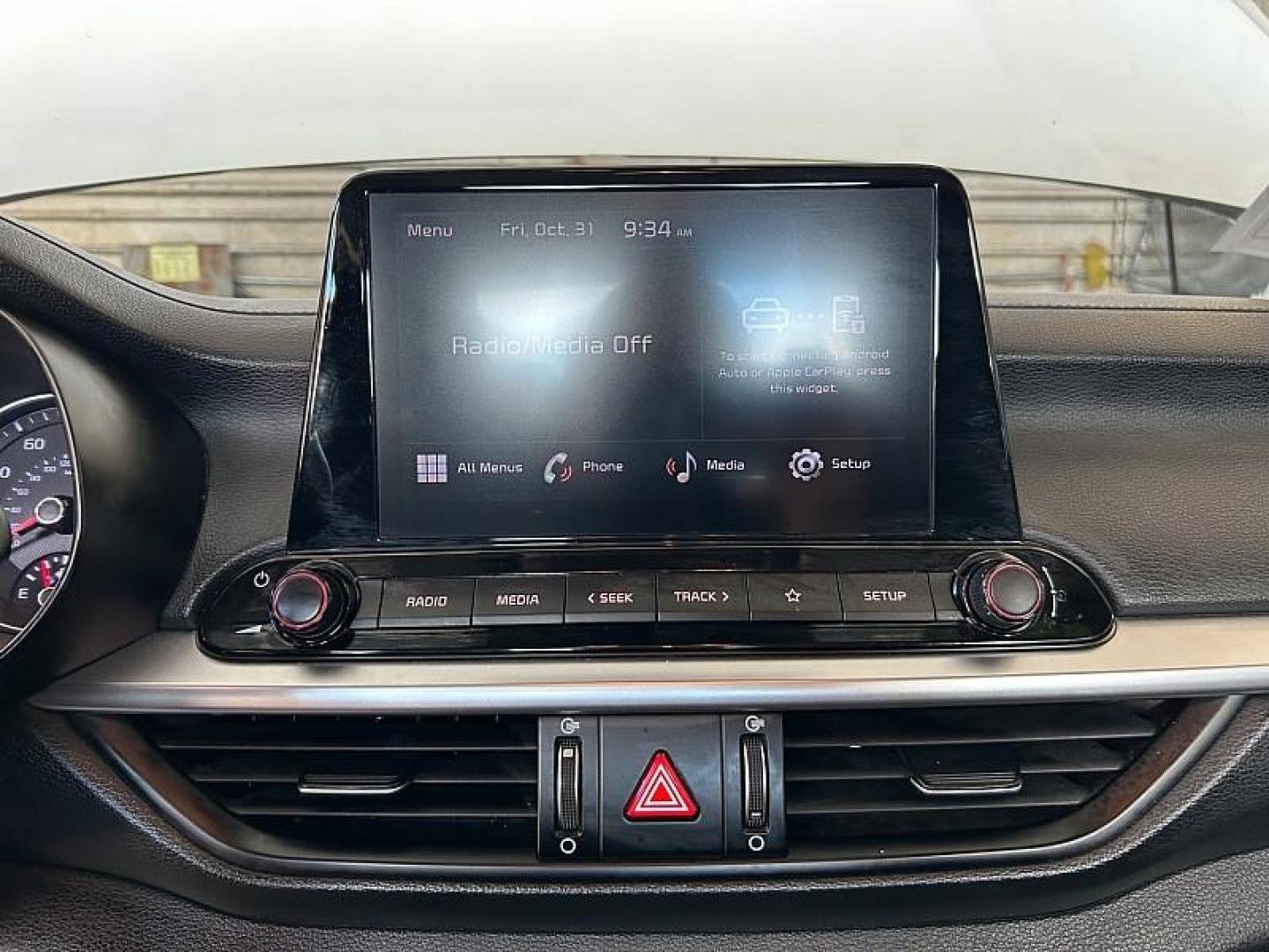 2023 WHITE Kia Forte (3KPF24AD6PE) with an 4-Cyl 2.0 Liter engine, Automatic IVT transmission, located at 412 Auto Vista Drive, Palmdale, 93551, (661) 945-0620, 34.592636, -118.136681 - Photo#10