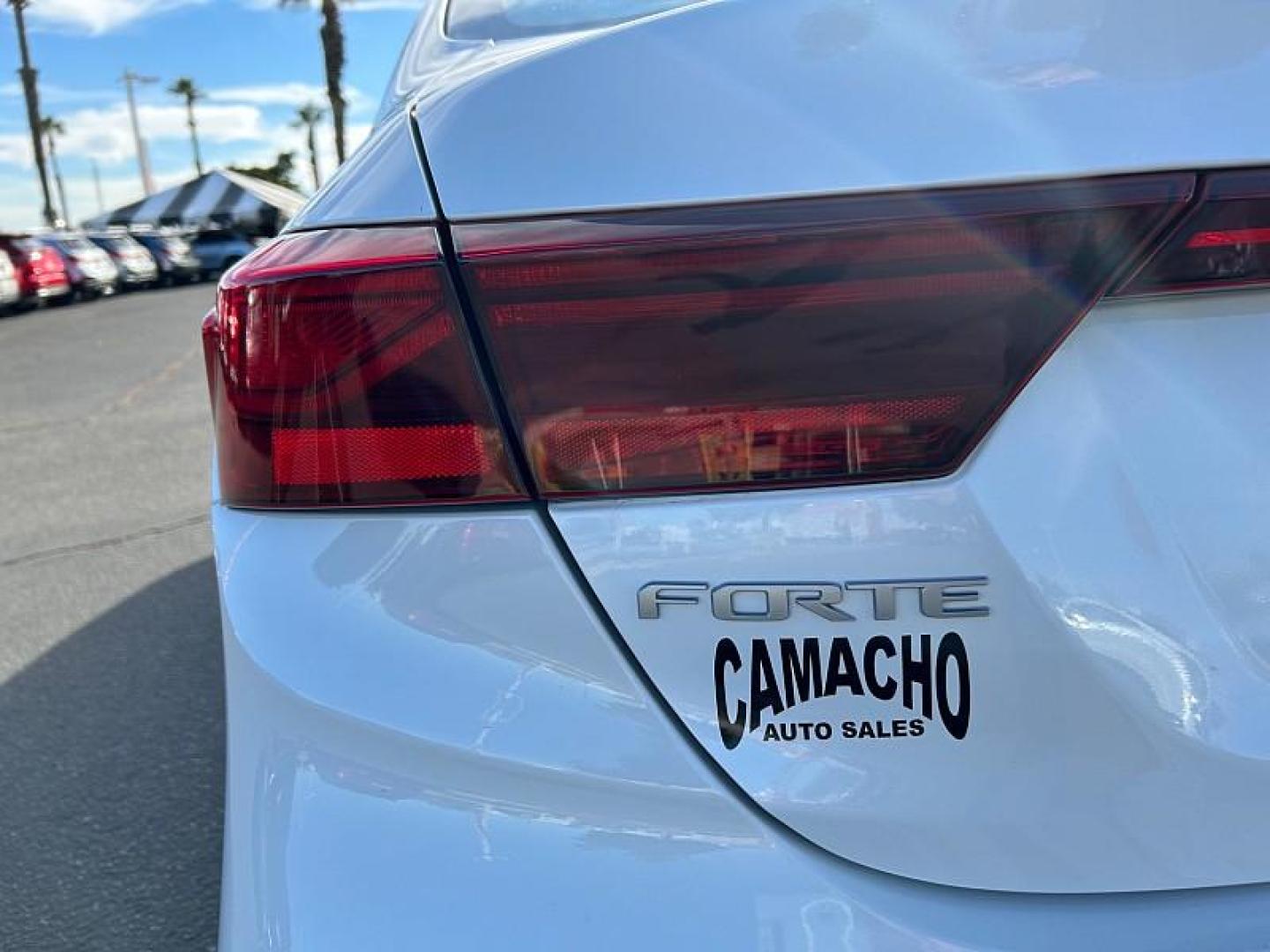 2023 WHITE Kia Forte (3KPF24AD6PE) with an 4-Cyl 2.0 Liter engine, Automatic IVT transmission, located at 412 Auto Vista Drive, Palmdale, 93551, (661) 945-0620, 34.592636, -118.136681 - Photo#19