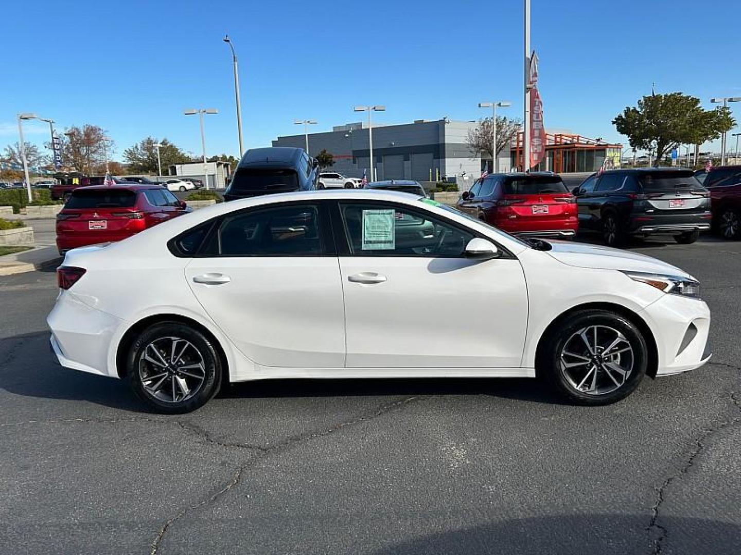 2023 WHITE Kia Forte (3KPF24AD6PE) with an 4-Cyl 2.0 Liter engine, Automatic IVT transmission, located at 412 Auto Vista Drive, Palmdale, 93551, (661) 945-0620, 34.592636, -118.136681 - Photo#21