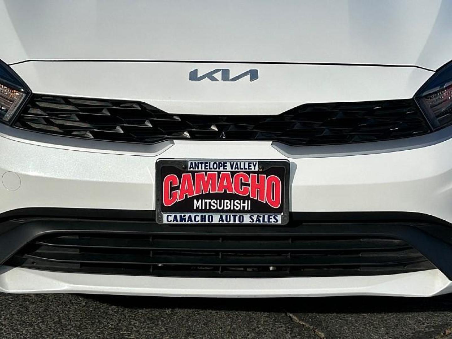 2023 WHITE Kia Forte (3KPF24AD6PE) with an 4-Cyl 2.0 Liter engine, Automatic IVT transmission, located at 412 Auto Vista Drive, Palmdale, 93551, (661) 945-0620, 34.592636, -118.136681 - Photo#22