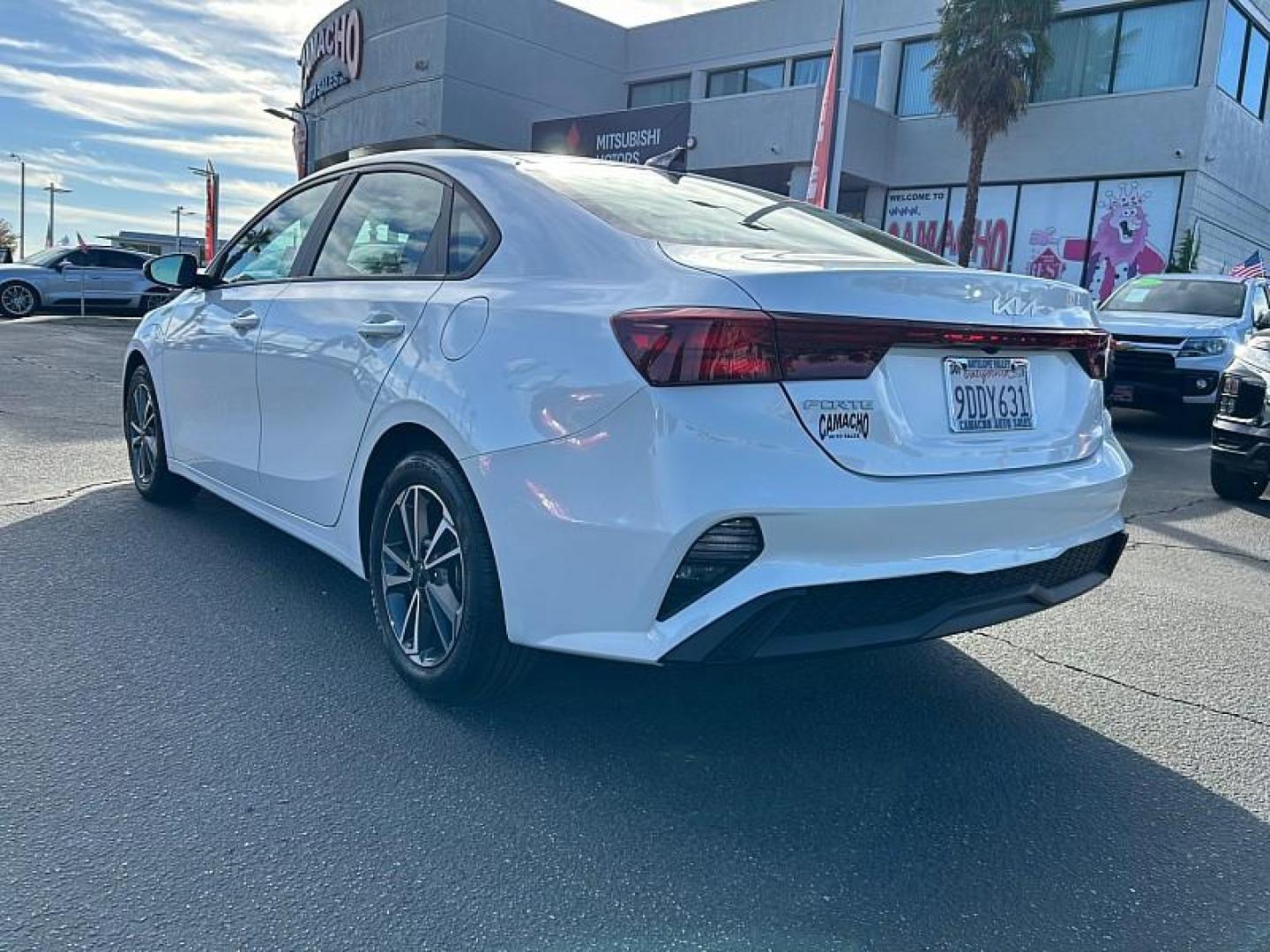 2023 WHITE Kia Forte (3KPF24AD6PE) with an 4-Cyl 2.0 Liter engine, Automatic IVT transmission, located at 412 Auto Vista Drive, Palmdale, 93551, (661) 945-0620, 34.592636, -118.136681 - Photo#28