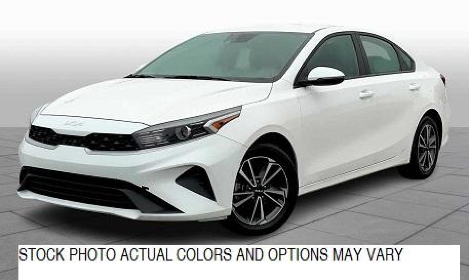 2023 WHITE Kia Forte (3KPF24AD7PE) with an 4-Cyl 2.0 Liter engine, Automatic IVT transmission, located at 412 Auto Vista Drive, Palmdale, 93551, (661) 945-0620, 34.592636, -118.136681 - Photo#0