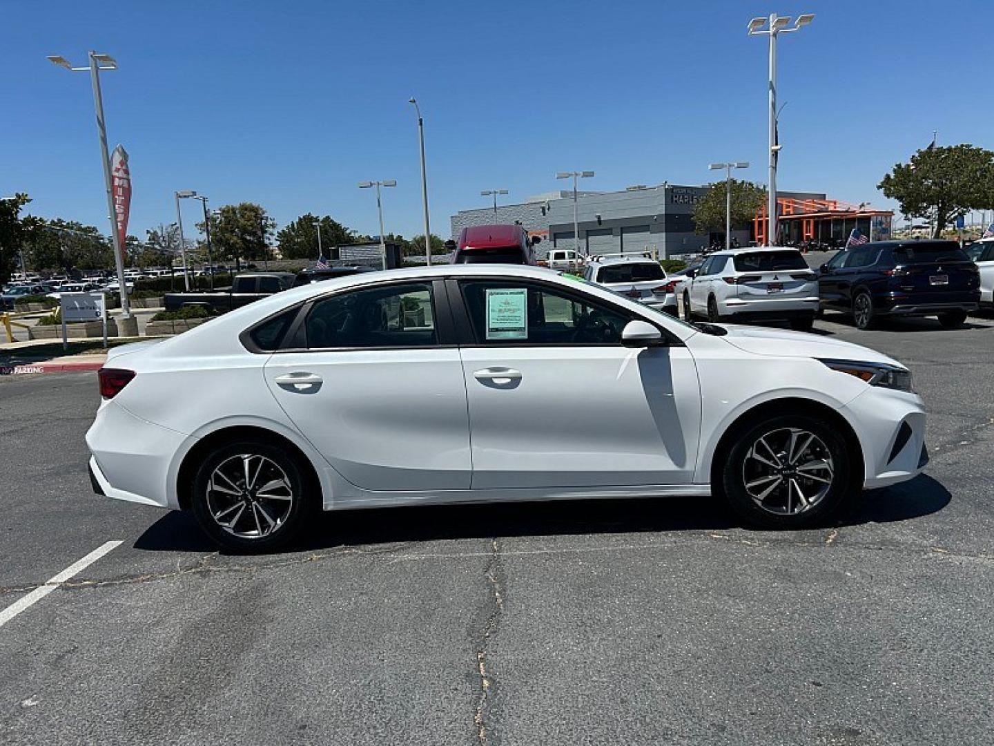 2023 White Kia Forte (3KPF24AD2PE) with an 4-Cyl 2.0 Liter engine, Automatic IVT transmission, located at 412 Auto Vista Drive, Palmdale, 93551, (661) 945-0620, 34.592636, -118.136681- Photo#3