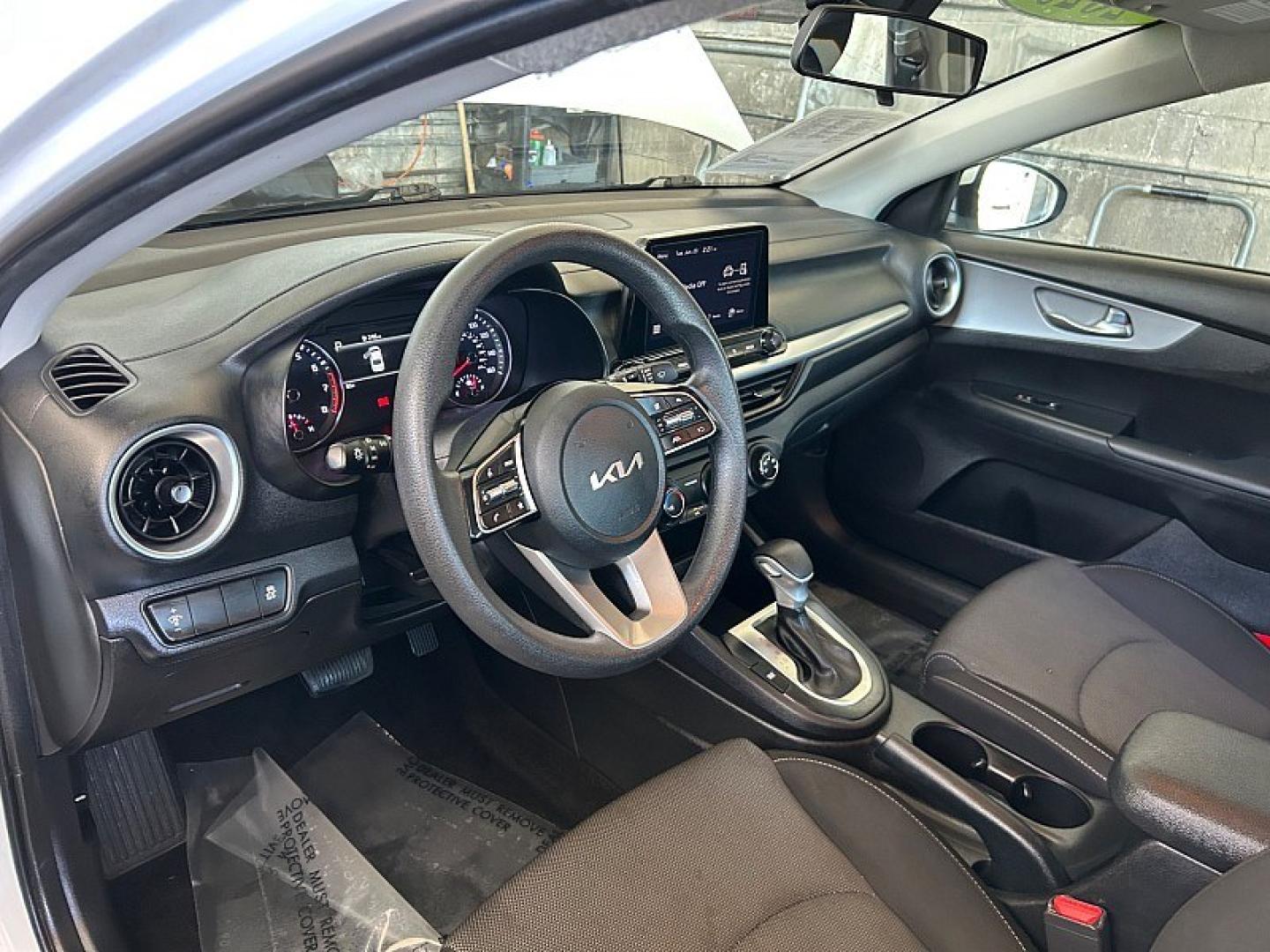 2023 White Kia Forte (3KPF24AD2PE) with an 4-Cyl 2.0 Liter engine, Automatic IVT transmission, located at 412 Auto Vista Drive, Palmdale, 93551, (661) 945-0620, 34.592636, -118.136681- Photo#17