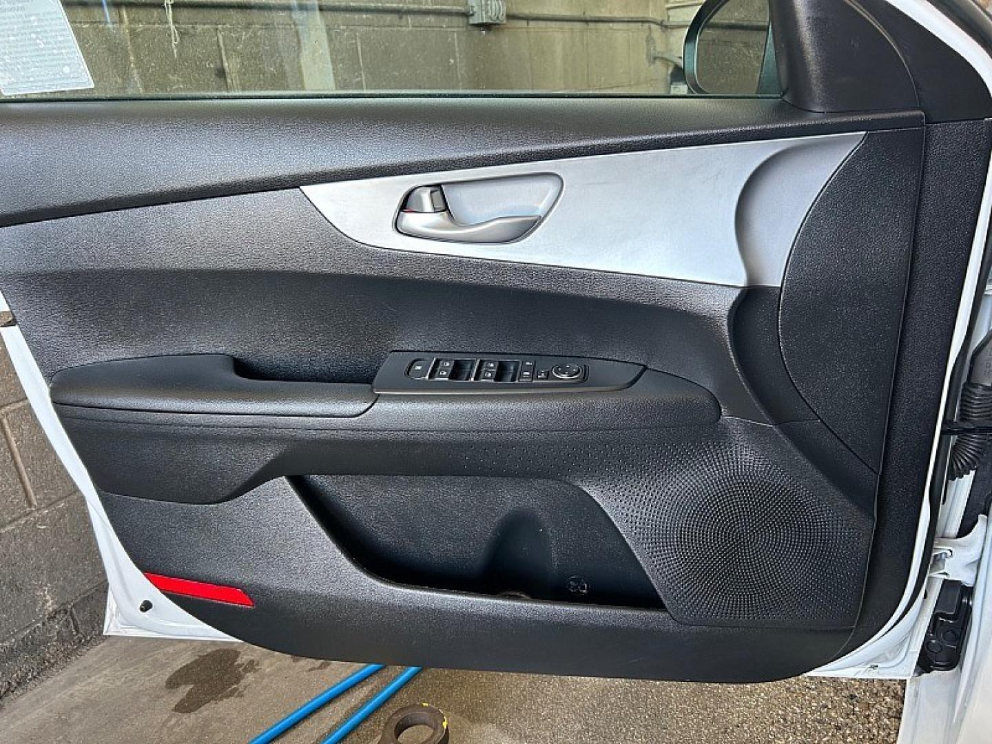2023 White Kia Forte (3KPF24AD2PE) with an 4-Cyl 2.0 Liter engine, Automatic IVT transmission, located at 412 Auto Vista Drive, Palmdale, 93551, (661) 945-0620, 34.592636, -118.136681- Photo#15