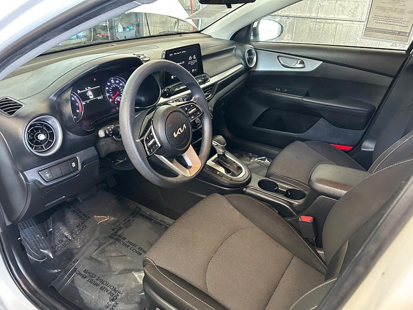 2023 White Kia Forte (3KPF24AD2PE) with an 4-Cyl 2.0 Liter engine, Automatic IVT transmission, located at 412 Auto Vista Drive, Palmdale, 93551, (661) 945-0620, 34.592636, -118.136681- Photo#16