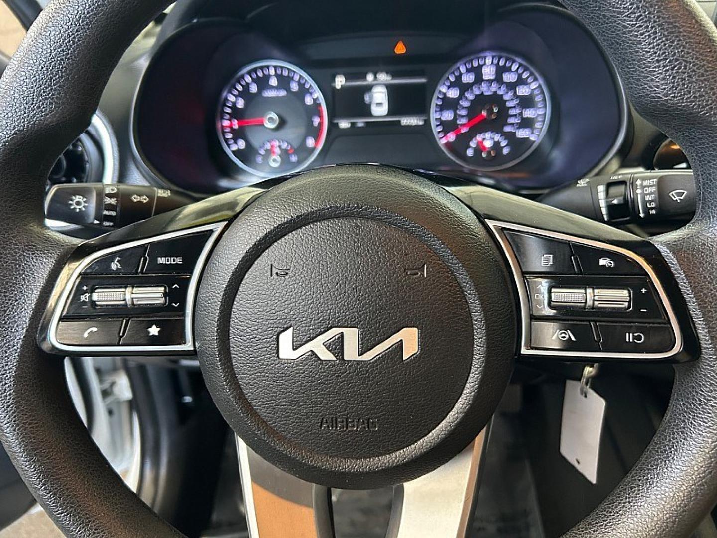 2023 White Kia Forte (3KPF24AD2PE) with an 4-Cyl 2.0 Liter engine, Automatic IVT transmission, located at 412 Auto Vista Drive, Palmdale, 93551, (661) 945-0620, 34.592636, -118.136681- Photo#19
