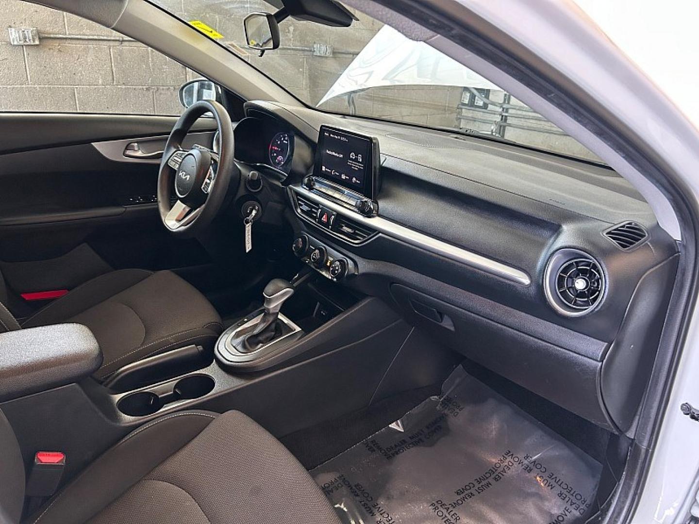 2023 White Kia Forte (3KPF24AD2PE) with an 4-Cyl 2.0 Liter engine, Automatic IVT transmission, located at 412 Auto Vista Drive, Palmdale, 93551, (661) 945-0620, 34.592636, -118.136681- Photo#28