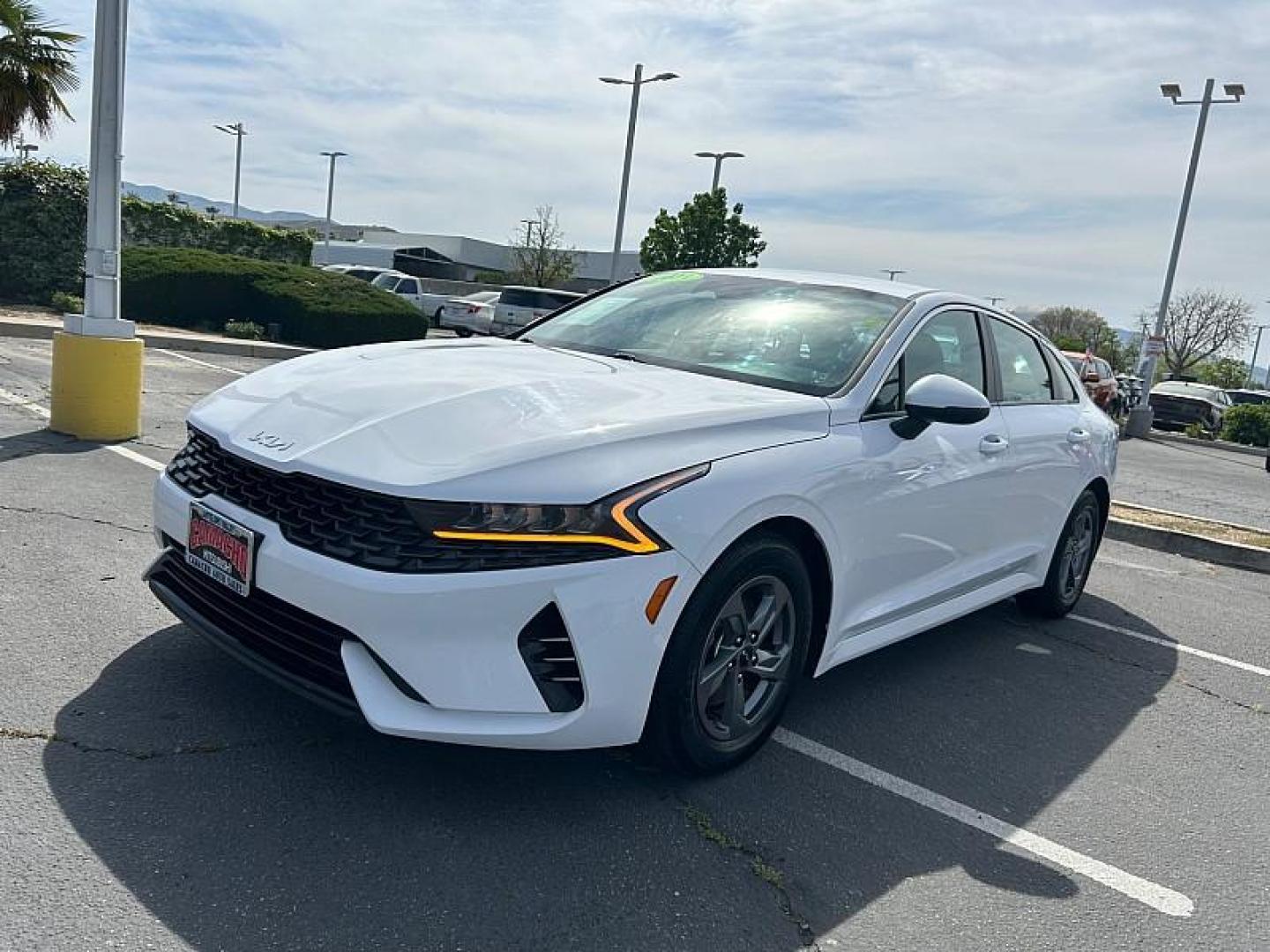 2023 WHITE Kia K5 (5XXG14J26PG) with an 4-Cyl Turbo 1.6 Liter engine, Automatic 8-Spd transmission, located at 412 Auto Vista Drive, Palmdale, 93551, (661) 945-0620, 34.592636, -118.136681 - Photo#6