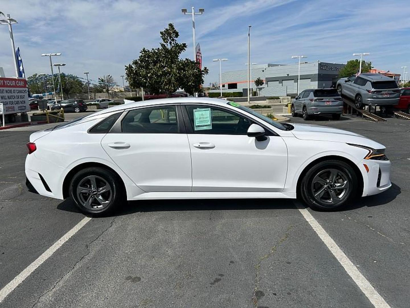 2023 WHITE Kia K5 (5XXG14J26PG) with an 4-Cyl Turbo 1.6 Liter engine, Automatic 8-Spd transmission, located at 412 Auto Vista Drive, Palmdale, 93551, (661) 945-0620, 34.592636, -118.136681 - Photo#7
