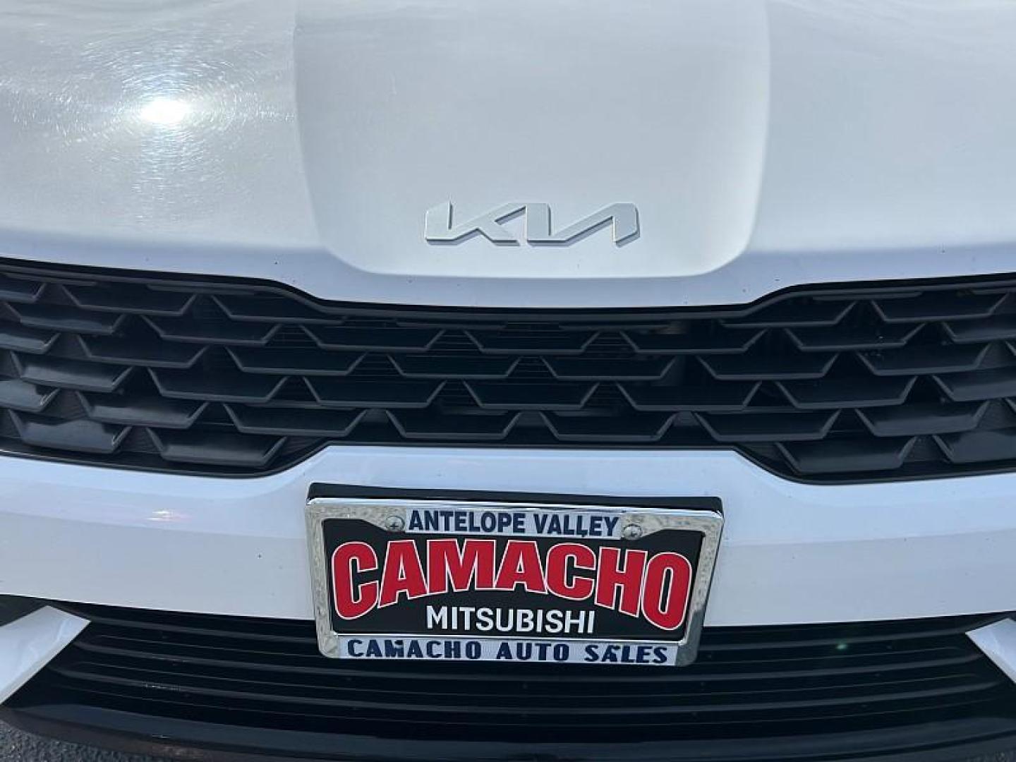 2023 WHITE Kia K5 (5XXG14J26PG) with an 4-Cyl Turbo 1.6 Liter engine, Automatic 8-Spd transmission, located at 412 Auto Vista Drive, Palmdale, 93551, (661) 945-0620, 34.592636, -118.136681 - Photo#8