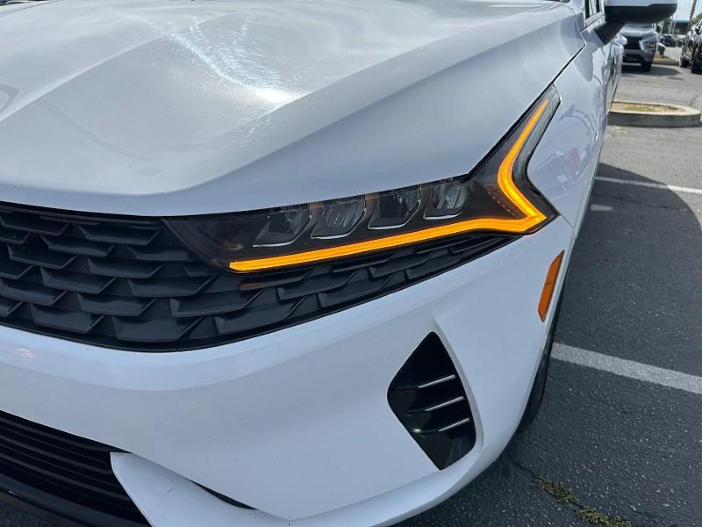 2023 WHITE Kia K5 (5XXG14J26PG) with an 4-Cyl Turbo 1.6 Liter engine, Automatic 8-Spd transmission, located at 412 Auto Vista Drive, Palmdale, 93551, (661) 945-0620, 34.592636, -118.136681 - Photo#12