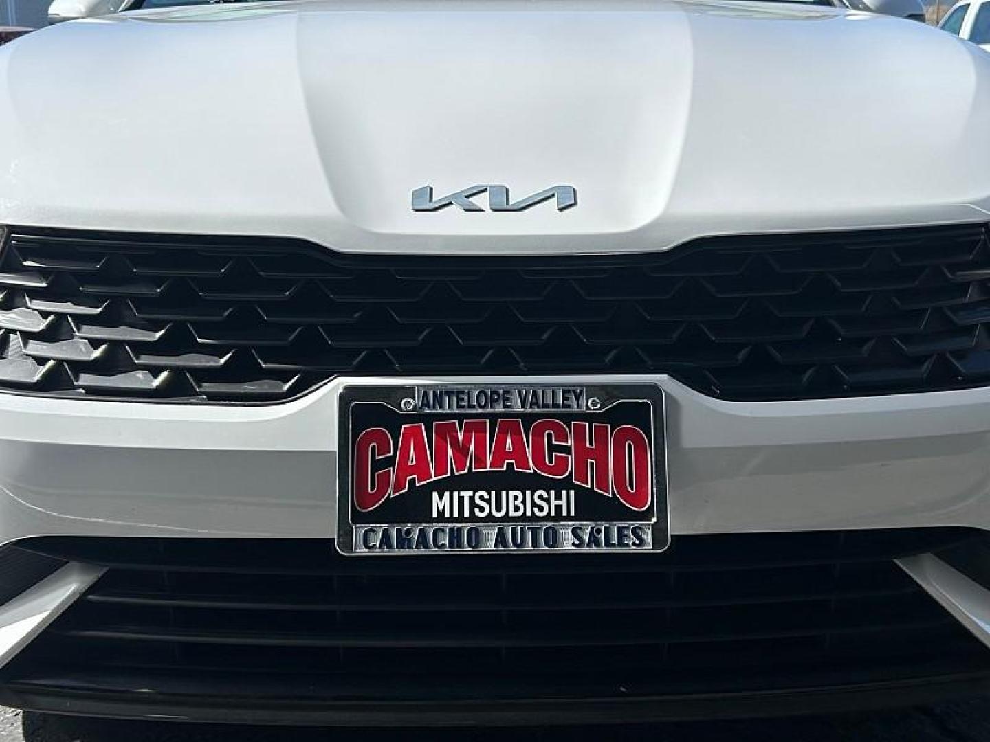 2023 WHITE Kia K5 (5XXG14J23PG) with an 4-Cyl Turbo 1.6 Liter engine, Automatic 8-Spd transmission, located at 412 Auto Vista Drive, Palmdale, 93551, (661) 945-0620, 34.592636, -118.136681 - Photo#8