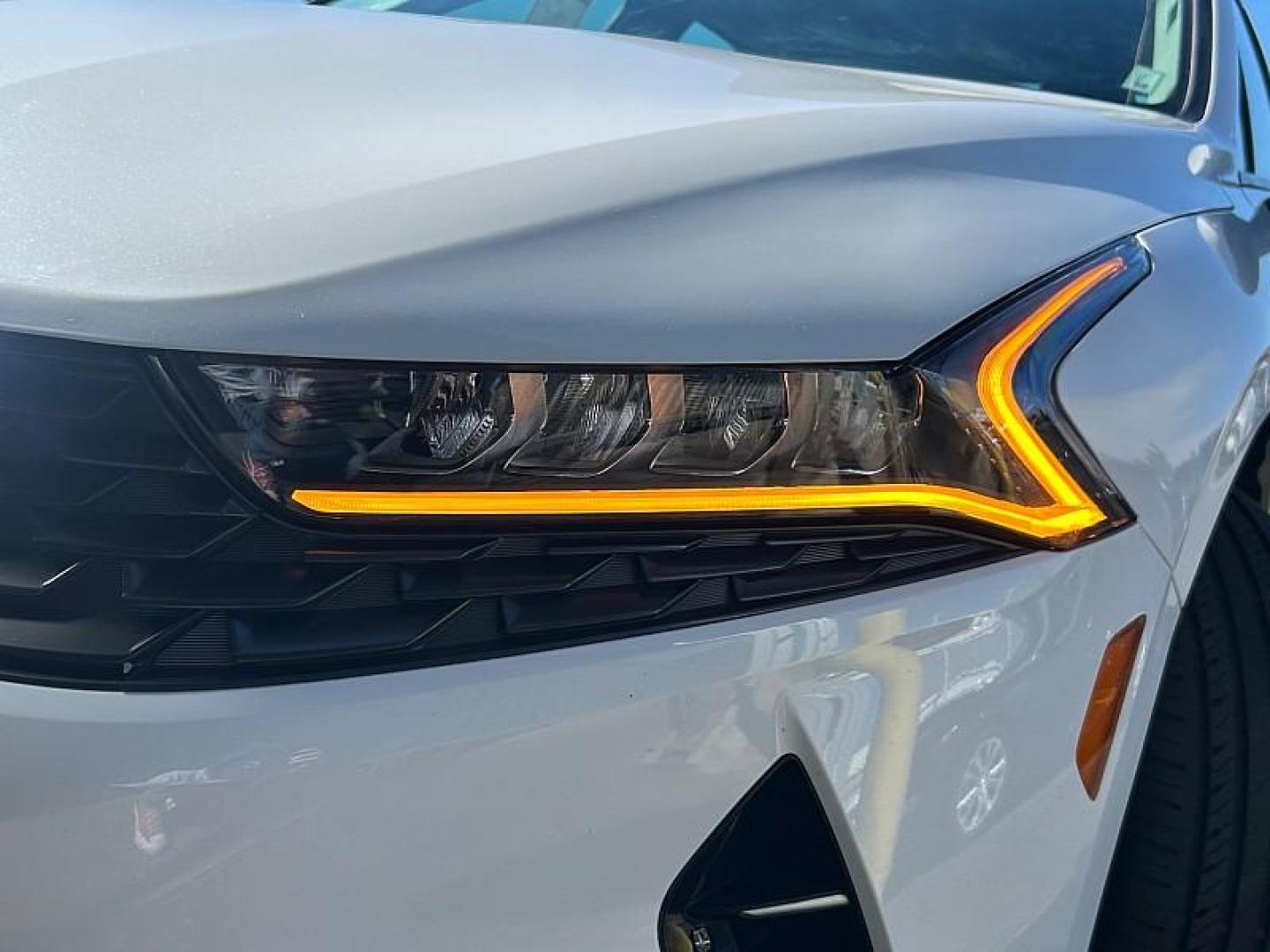 2023 WHITE Kia K5 (5XXG14J23PG) with an 4-Cyl Turbo 1.6 Liter engine, Automatic 8-Spd transmission, located at 412 Auto Vista Drive, Palmdale, 93551, (661) 945-0620, 34.592636, -118.136681 - Photo#9