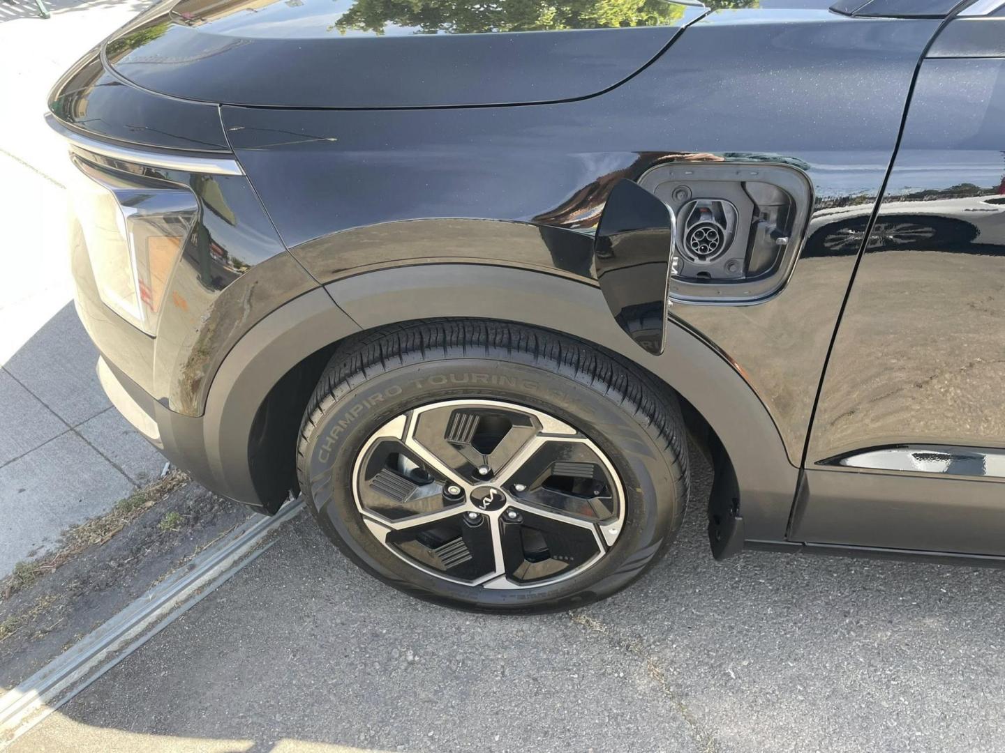 2023 Kia Niro EX (KNDCS3LF9P5) with an 1.6L L4 DOHC 16V HYBRID engine, 6A transmission, located at 744 E Miner Ave, Stockton, CA, 95202, (209) 944-5770, 37.956863, -121.282082 - PLUS TAXES AND FEES NO CHARGER AVAILABLE - Photo#4