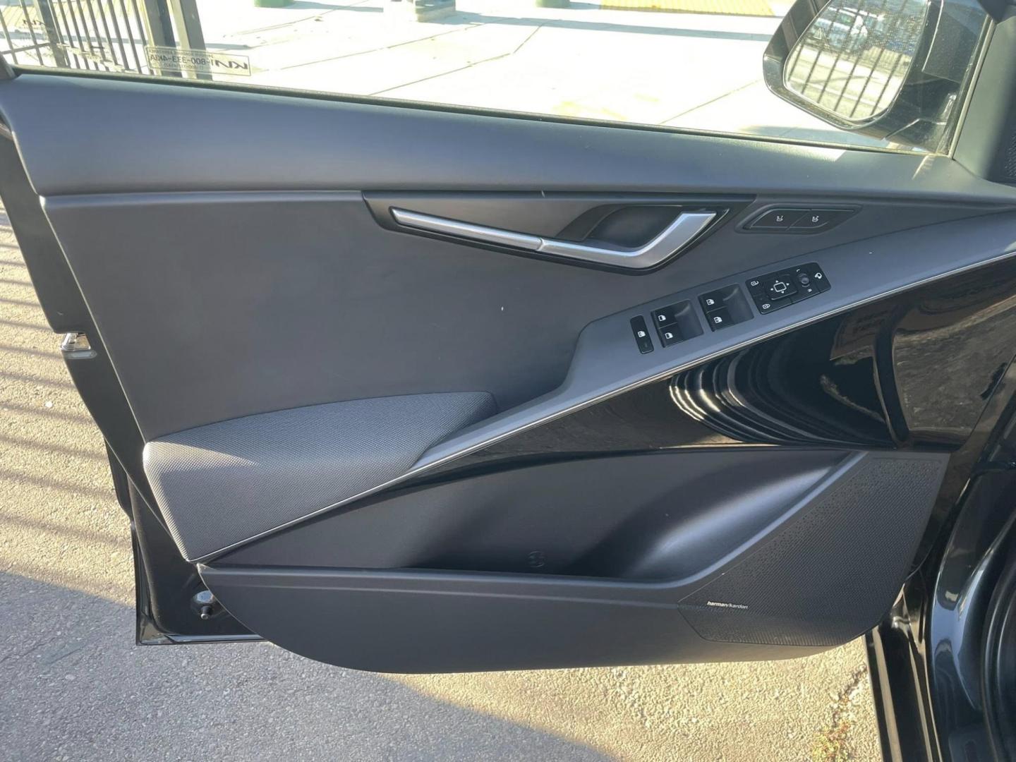 2023 Kia Niro EV Wave (KNDCT3L13P5) , 6A transmission, located at 744 E Miner Ave, Stockton, CA, 95202, (209) 944-5770, 37.956863, -121.282082 - PLUS TAXES AND FEES - Photo#4