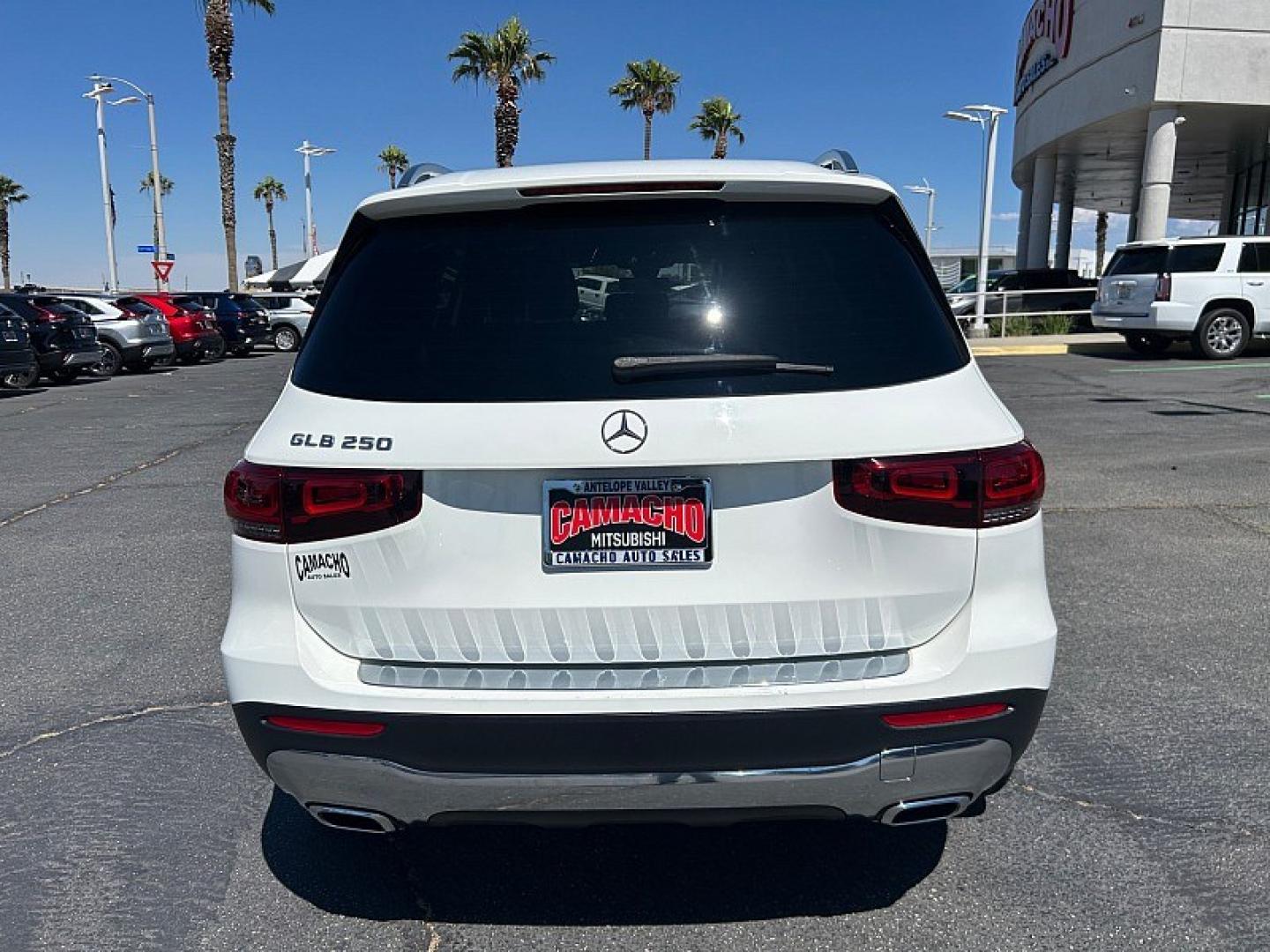 2023 White Mercedes-Benz GLB (W1N4M4GBXPW) with an 4-Cyl Turbo 2.0 Liter engine, Automatic transmission, located at 412 Auto Vista Drive, Palmdale, 93551, (661) 945-0620, 34.592636, -118.136681- Photo#3