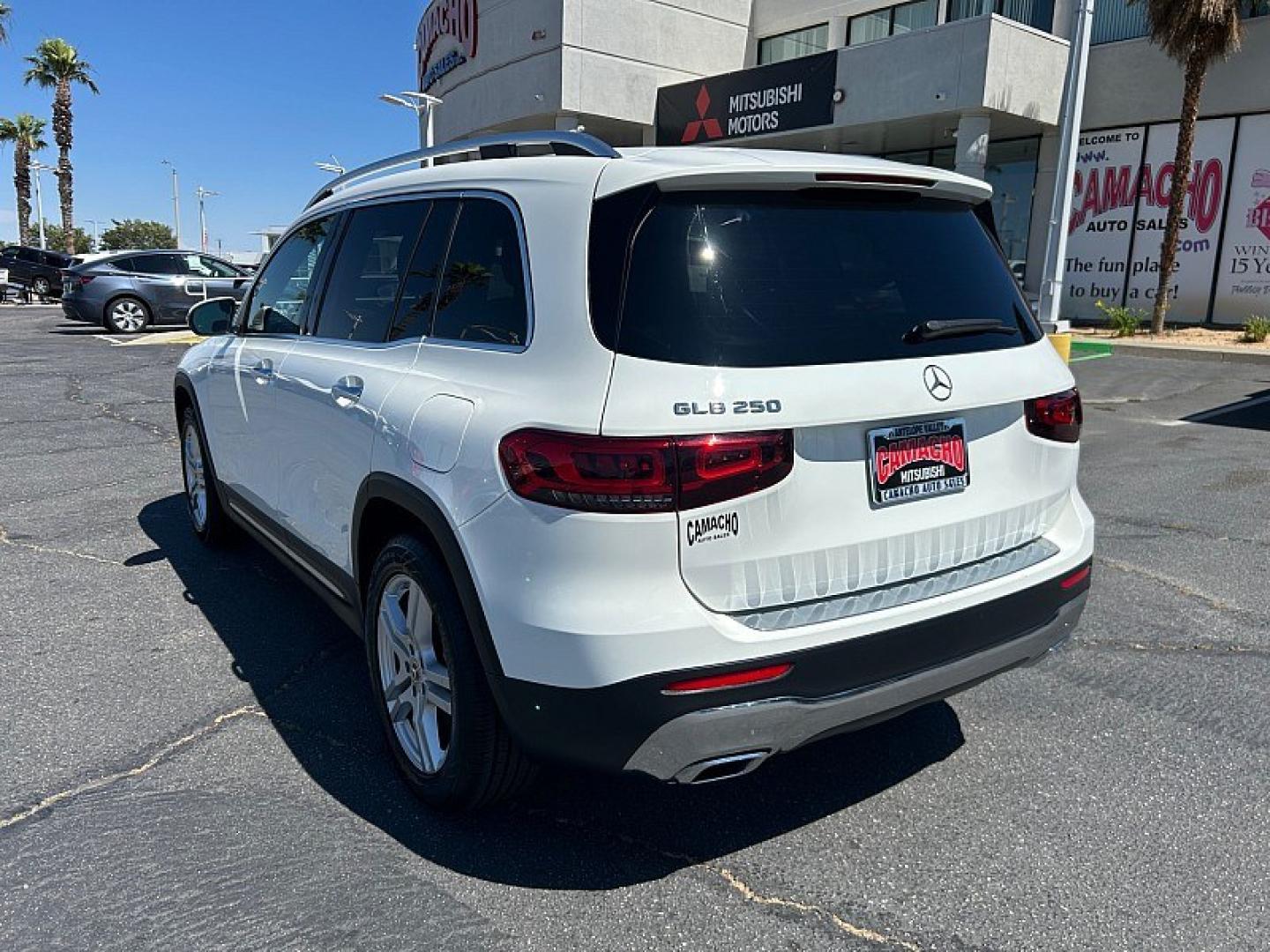 2023 White Mercedes-Benz GLB (W1N4M4GBXPW) with an 4-Cyl Turbo 2.0 Liter engine, Automatic transmission, located at 412 Auto Vista Drive, Palmdale, 93551, (661) 945-0620, 34.592636, -118.136681- Photo#4