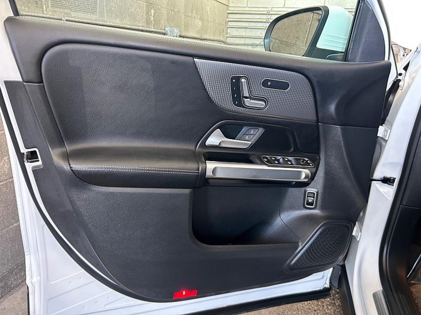 2023 White Mercedes-Benz GLB (W1N4M4GBXPW) with an 4-Cyl Turbo 2.0 Liter engine, Automatic transmission, located at 412 Auto Vista Drive, Palmdale, 93551, (661) 945-0620, 34.592636, -118.136681- Photo#17