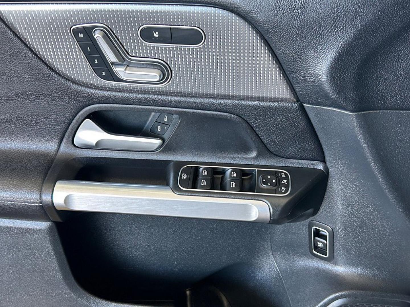 2023 White Mercedes-Benz GLB (W1N4M4GBXPW) with an 4-Cyl Turbo 2.0 Liter engine, Automatic transmission, located at 412 Auto Vista Drive, Palmdale, 93551, (661) 945-0620, 34.592636, -118.136681- Photo#24