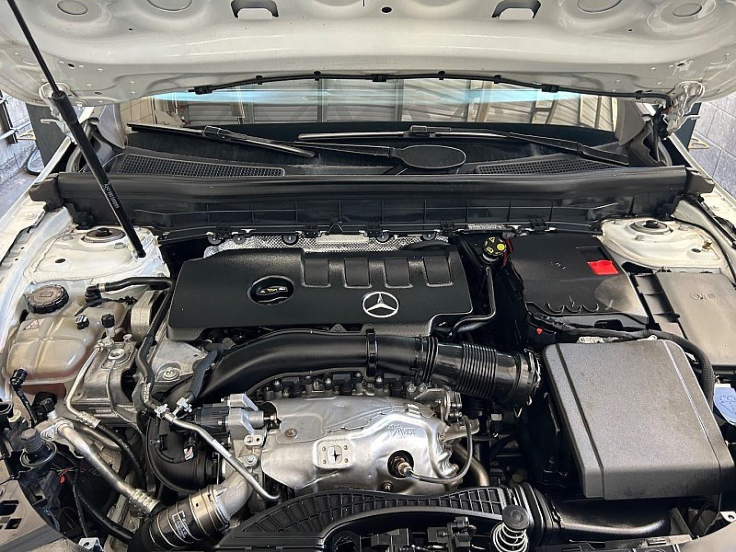 2023 White Mercedes-Benz GLB (W1N4M4GBXPW) with an 4-Cyl Turbo 2.0 Liter engine, Automatic transmission, located at 412 Auto Vista Drive, Palmdale, 93551, (661) 945-0620, 34.592636, -118.136681- Photo#30
