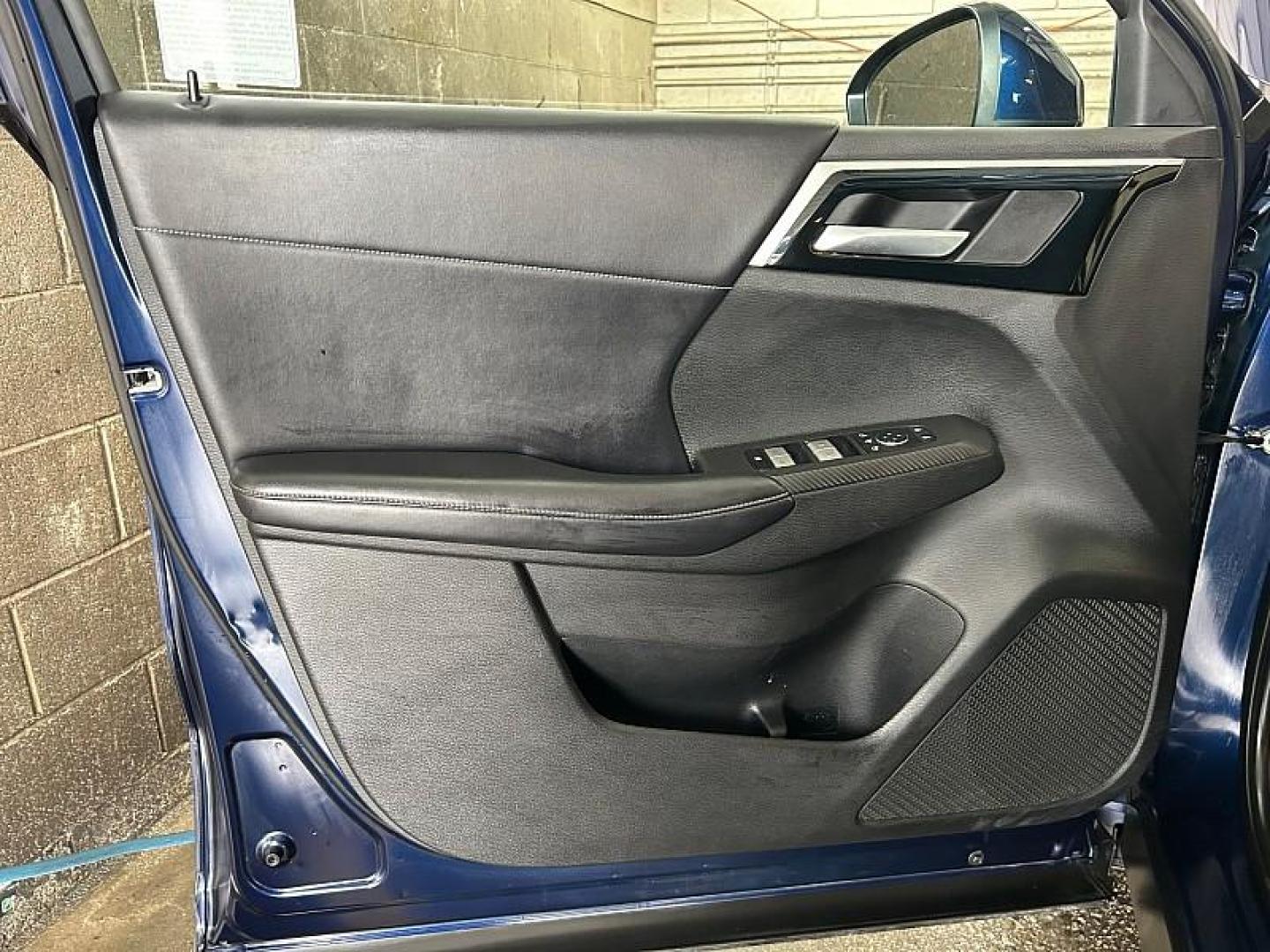 2023 BLUE Mitsubishi Outlander (JA4J4UA83PZ) with an 4-Cyl 2.5 Liter engine, Automatic CVT transmission, located at 412 Auto Vista Drive, Palmdale, 93551, (661) 945-0620, 34.592636, -118.136681 - Photo#17