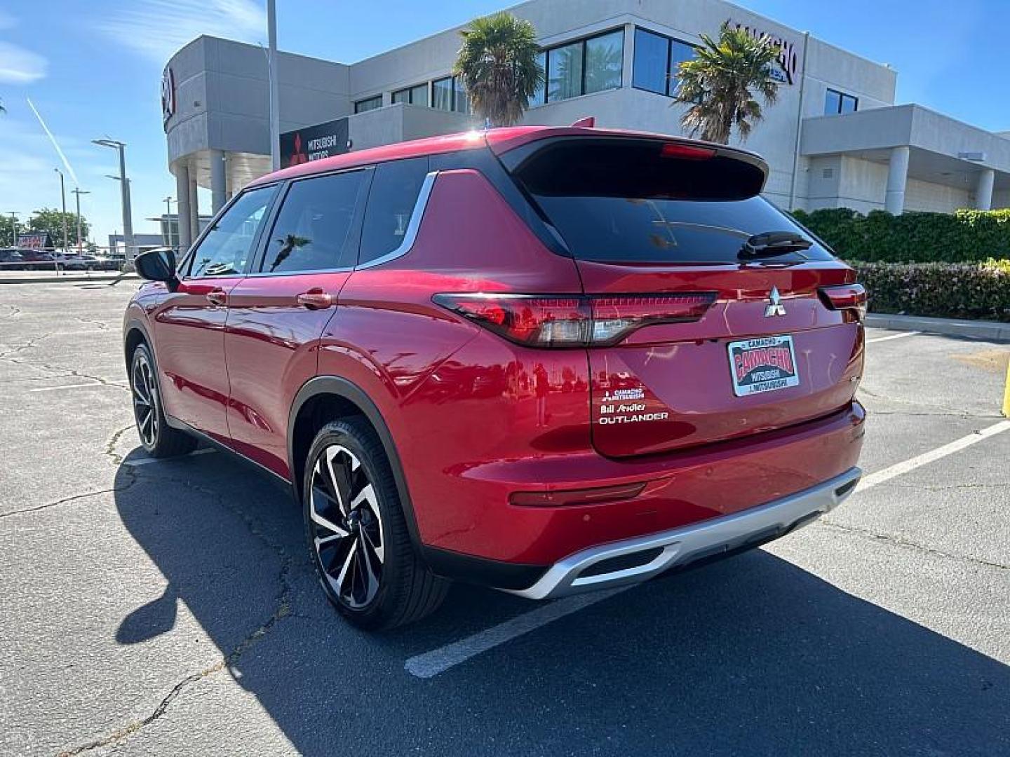 2023 RED Mitsubishi Outlander (JA4J3UA82PZ) with an 4-Cyl 2.5 Liter engine, Automatic CVT transmission, located at 412 Auto Vista Drive, Palmdale, 93551, (661) 945-0620, 34.592636, -118.136681- Photo#4
