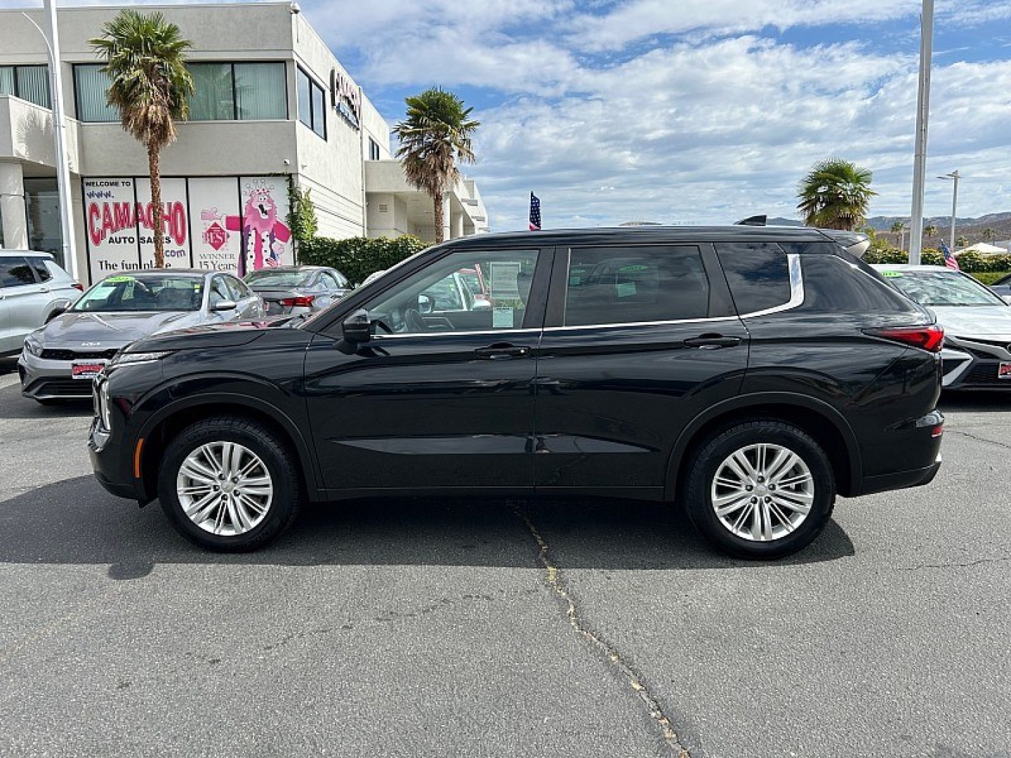 2023 Black Mitsubishi Outlander (JA4J3TA84PZ) with an 4-Cyl 2.5 Liter engine, Automatic CVT transmission, located at 412 Auto Vista Drive, Palmdale, 93551, (661) 945-0620, 34.592636, -118.136681- Photo#7