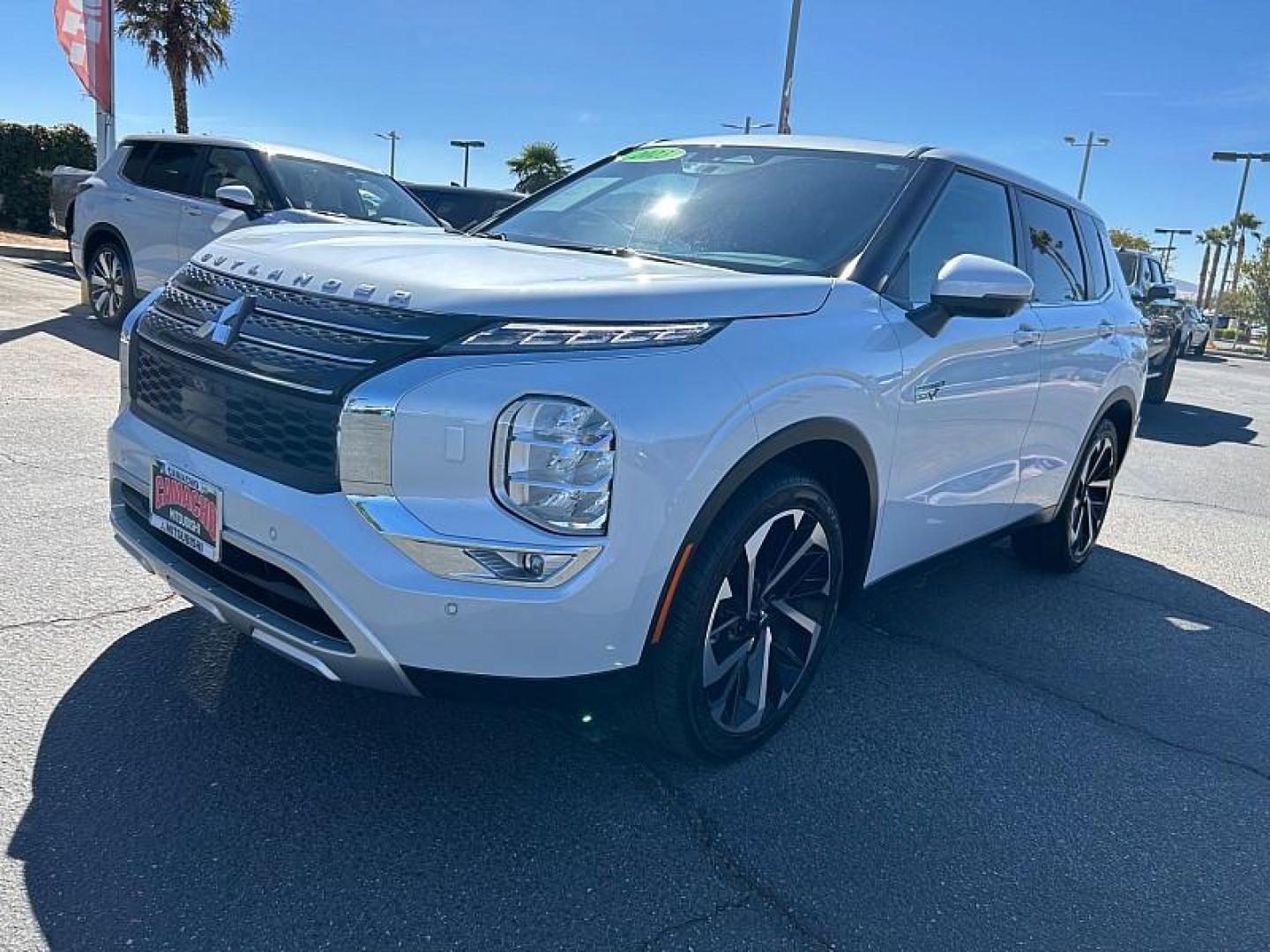 2023 WHITE Mitsubishi Outlander Plug-In Hybrid (JA4T5UA97PZ) with an 4-Cyl Hybrid 2.4 Liter engine, Automatic 1-Spd transmission, located at 412 Auto Vista Drive, Palmdale, 93551, (661) 945-0620, 34.592636, -118.136681 - Photo#6