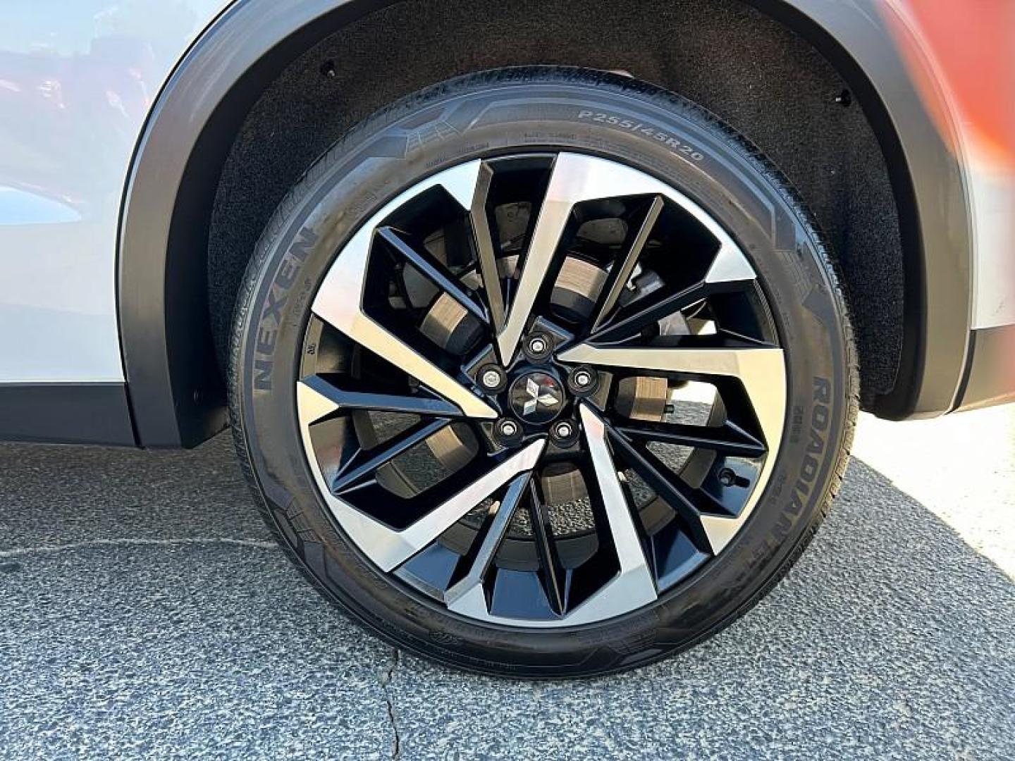 2023 WHITE Mitsubishi Outlander Plug-In Hybrid (JA4T5UA97PZ) with an 4-Cyl Hybrid 2.4 Liter engine, Automatic 1-Spd transmission, located at 412 Auto Vista Drive, Palmdale, 93551, (661) 945-0620, 34.592636, -118.136681 - Photo#13